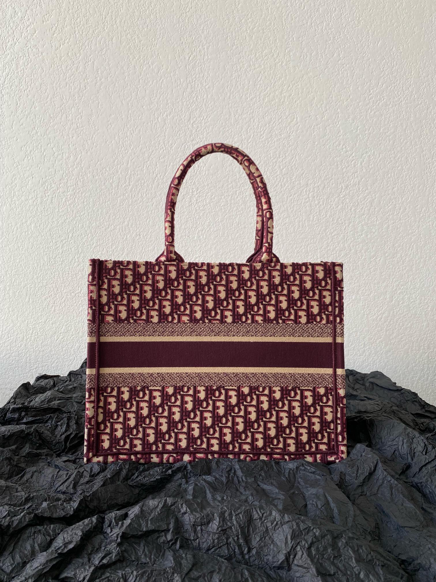 Medium CD Book Tote 36cm Burgundy Retro Style D Letter Embroidery mysite