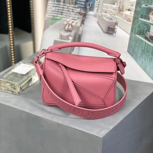 LOE MINI 18 PUZZLE BAG IN CRIMSON SATIN CALFSKIN mysite