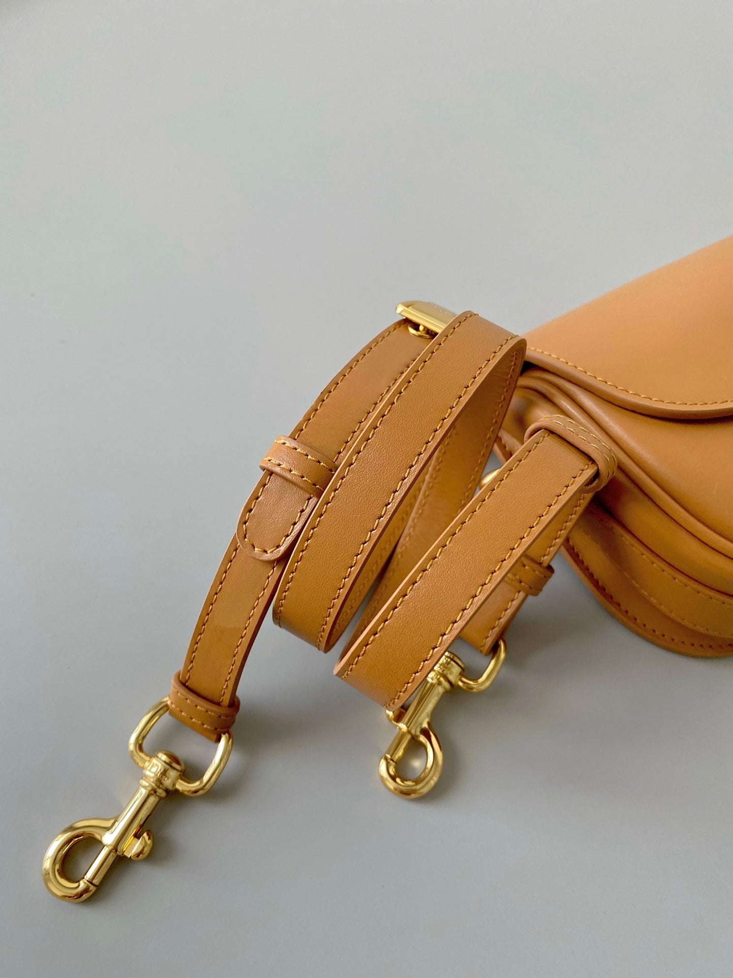 medium cd east west bobby 22cm brown calfskin ghw mysite