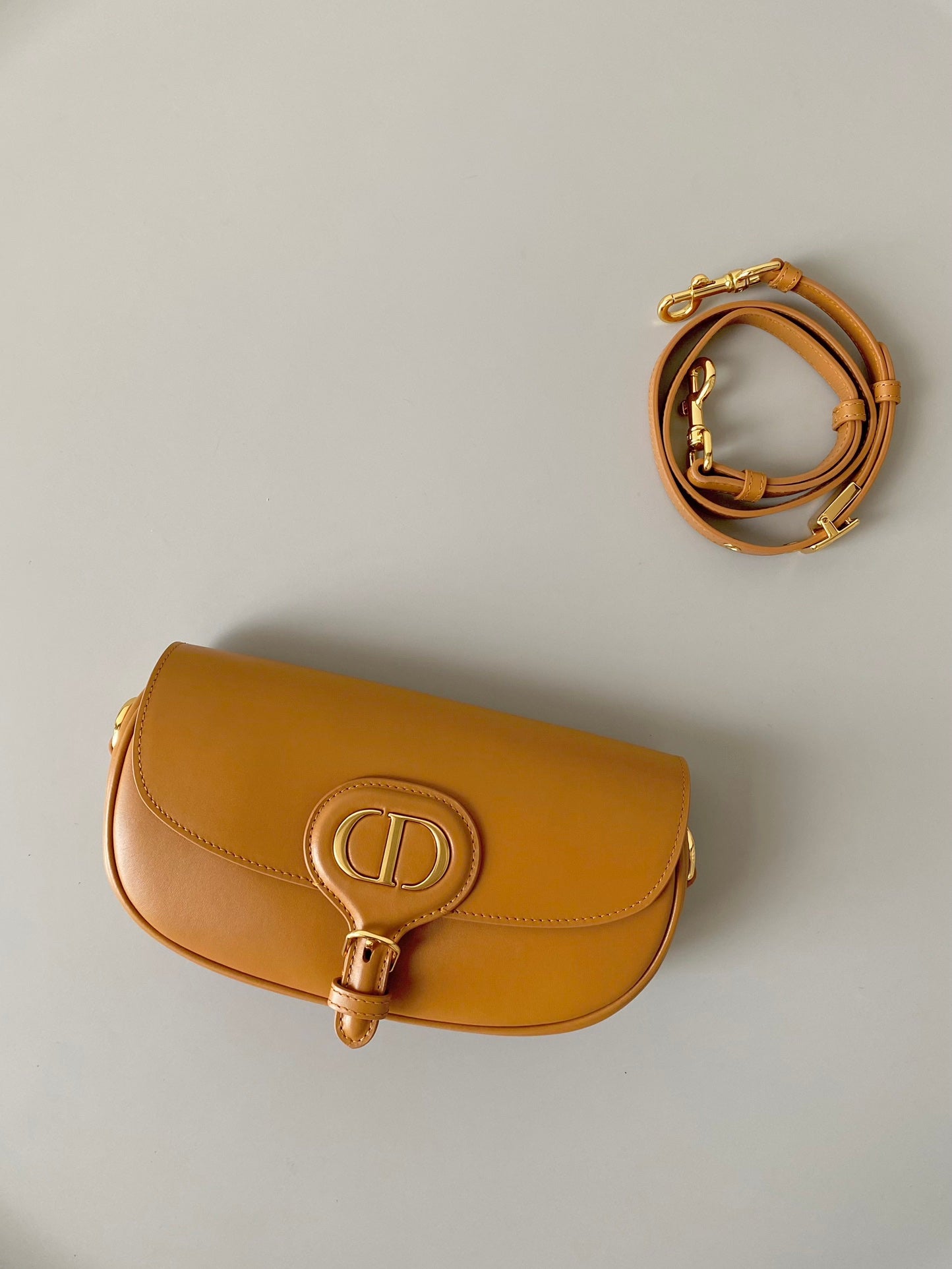 medium cd east west bobby 22cm brown calfskin ghw mysite