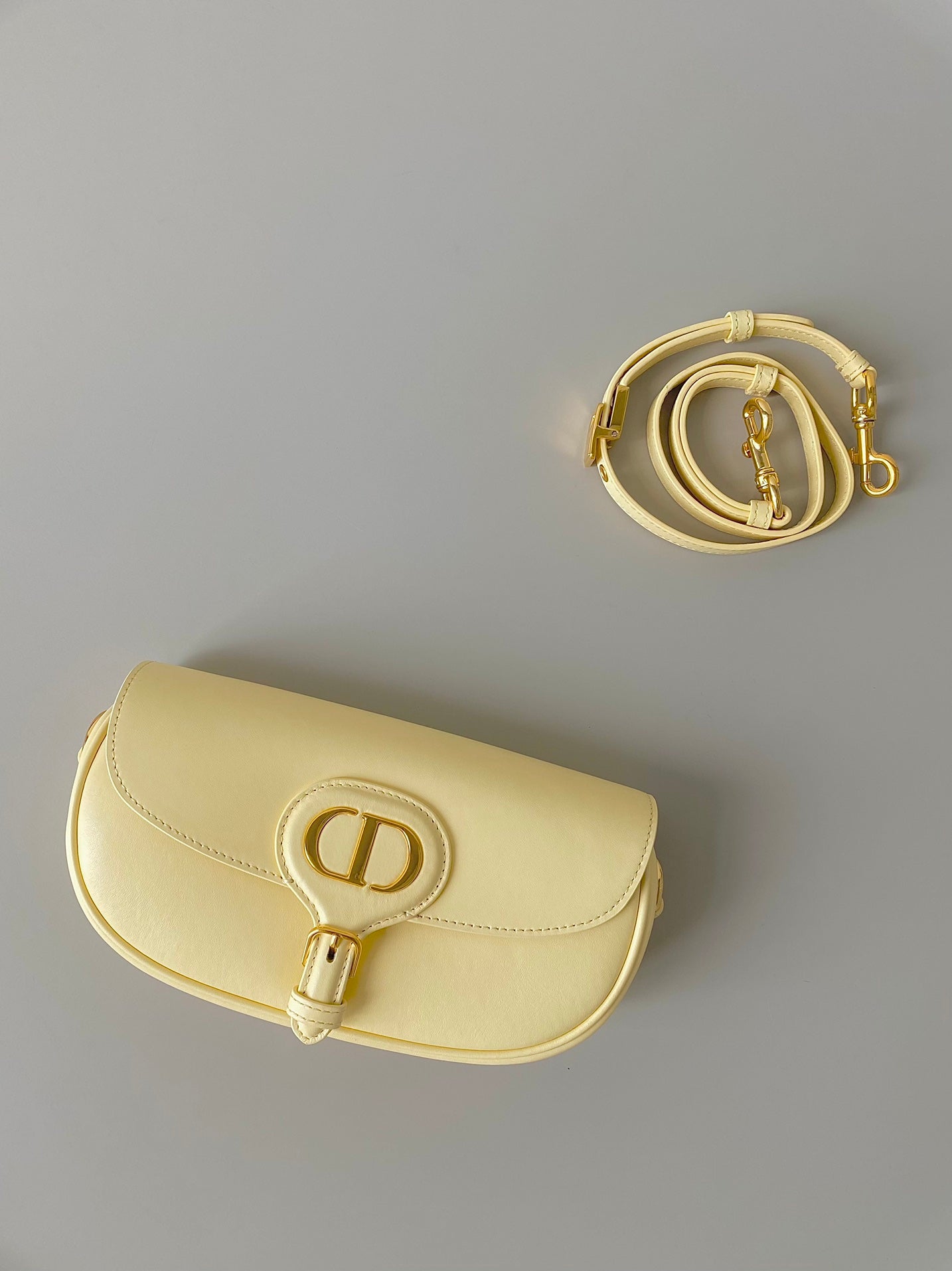 medium cd east west bobby 22cm cream calfskin ghw mysite