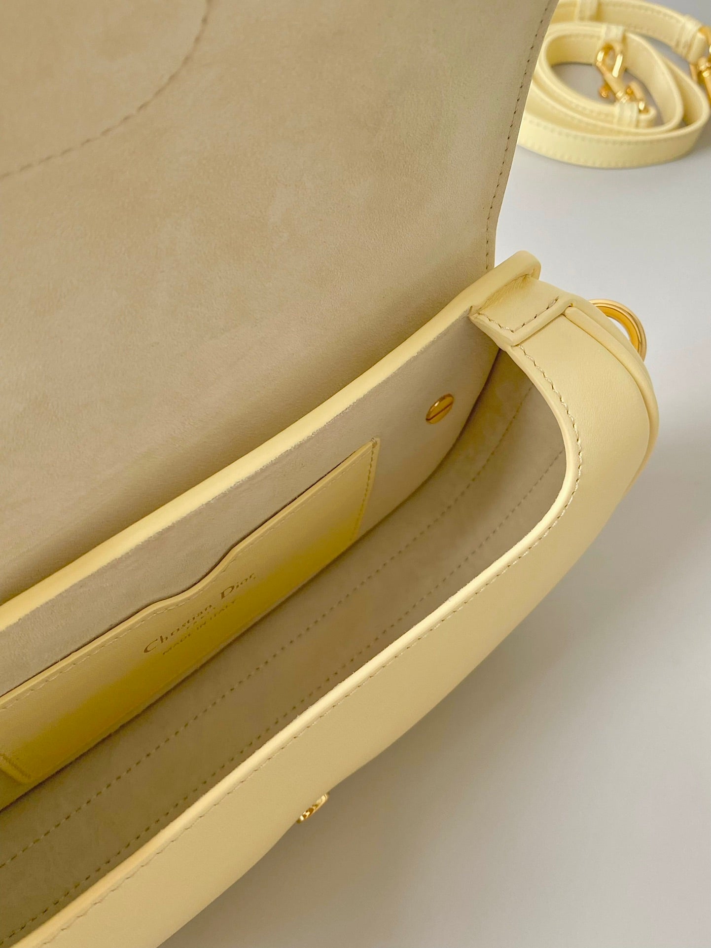 medium cd east west bobby 22cm cream calfskin ghw mysite