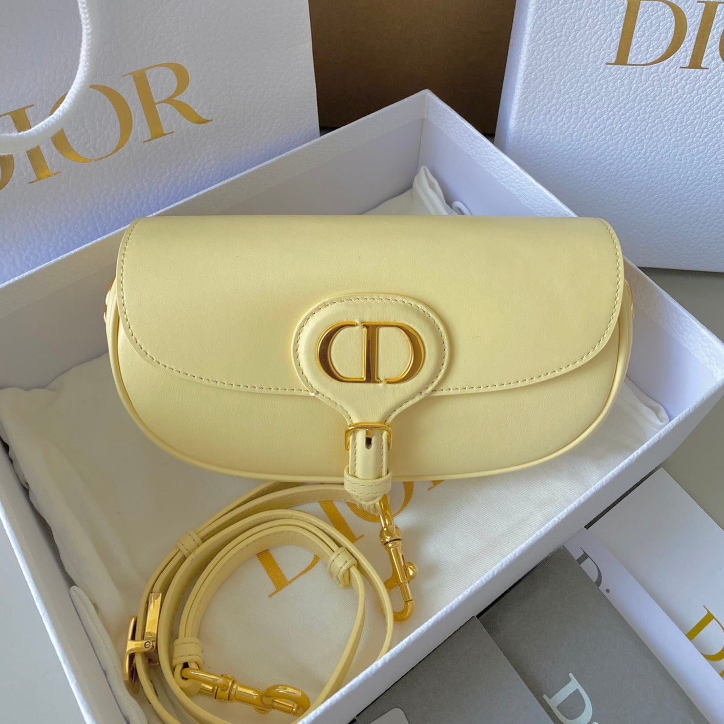 medium cd east west bobby 22cm cream calfskin ghw mysite