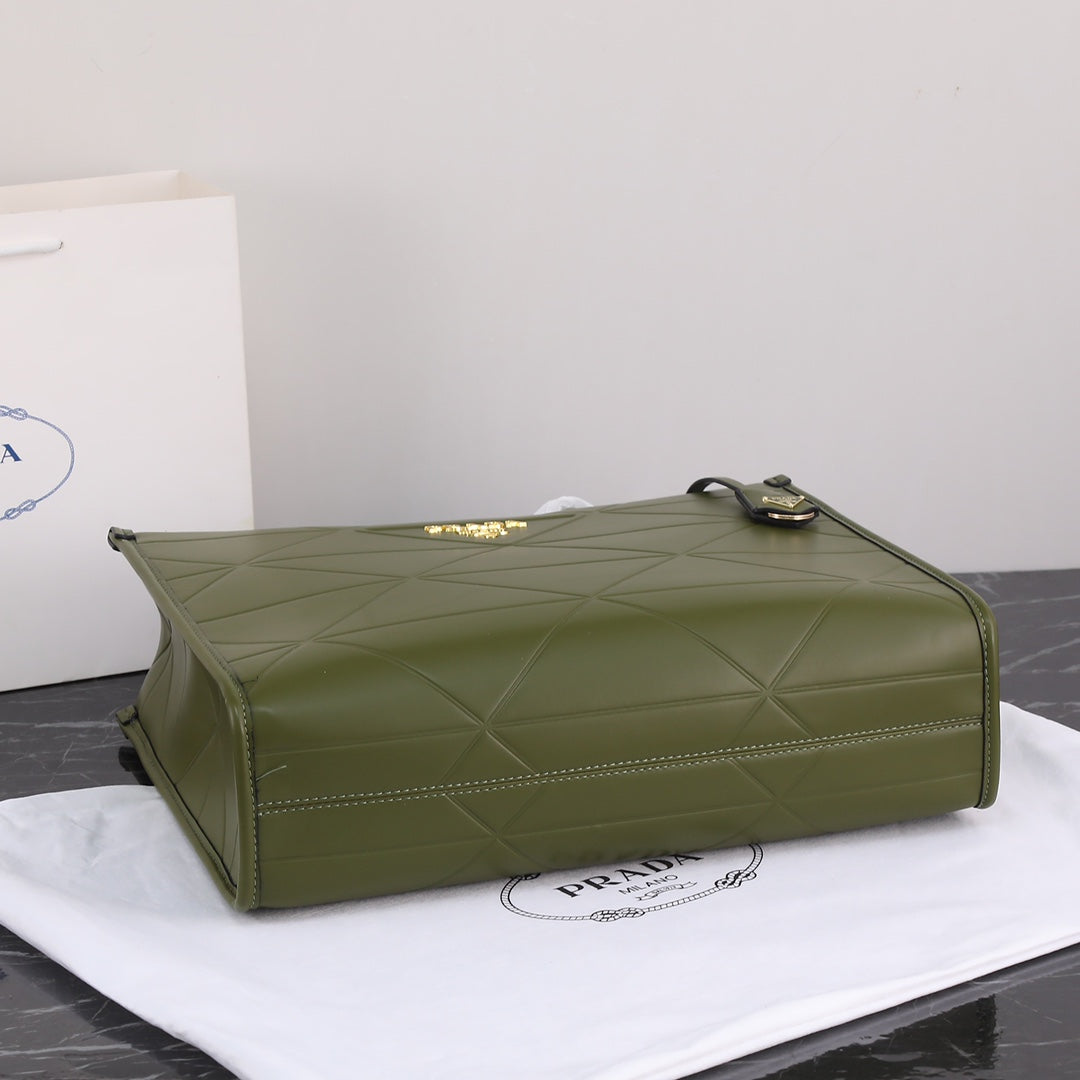 PRA LARGE 39 TOTE IN OLIVE GREEN CALFSKIN GOLD HARDWARE mysite