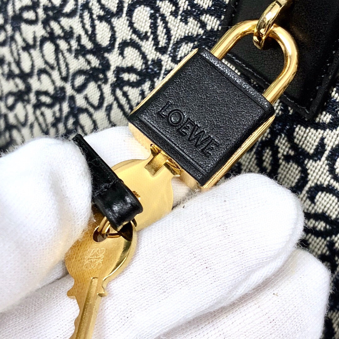 LOE AMAZONA 19 BAG IN BLACK CALFSKIN AND MONOGRAM JACQUARD mysite