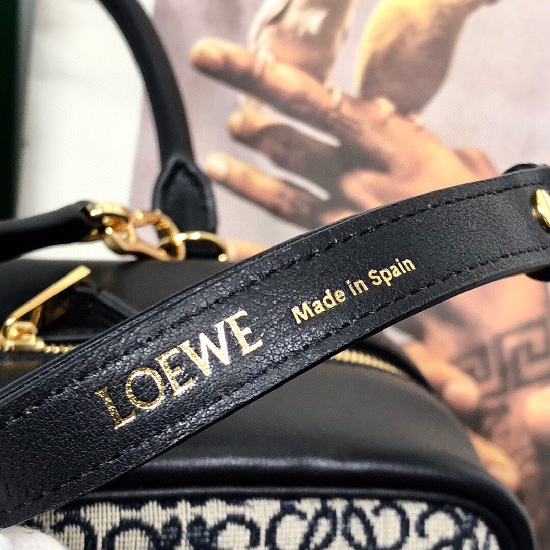 LOE AMAZONA 19 BAG IN BLACK CALFSKIN AND MONOGRAM JACQUARD mysite