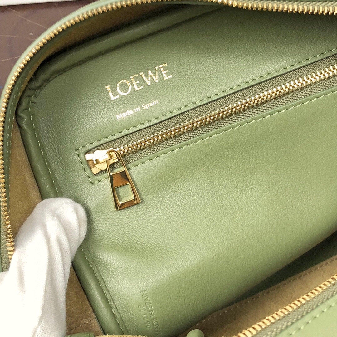 LOE AMAZONA 19 BAG IN AVOCADO GREEN NAPPA CALFSKIN mysite