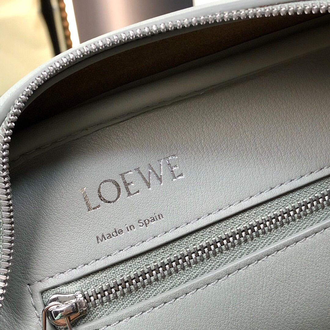 LOE AMAZONA 19 BAG IN LIGHT GREY NAPPA CALFSKIN mysite