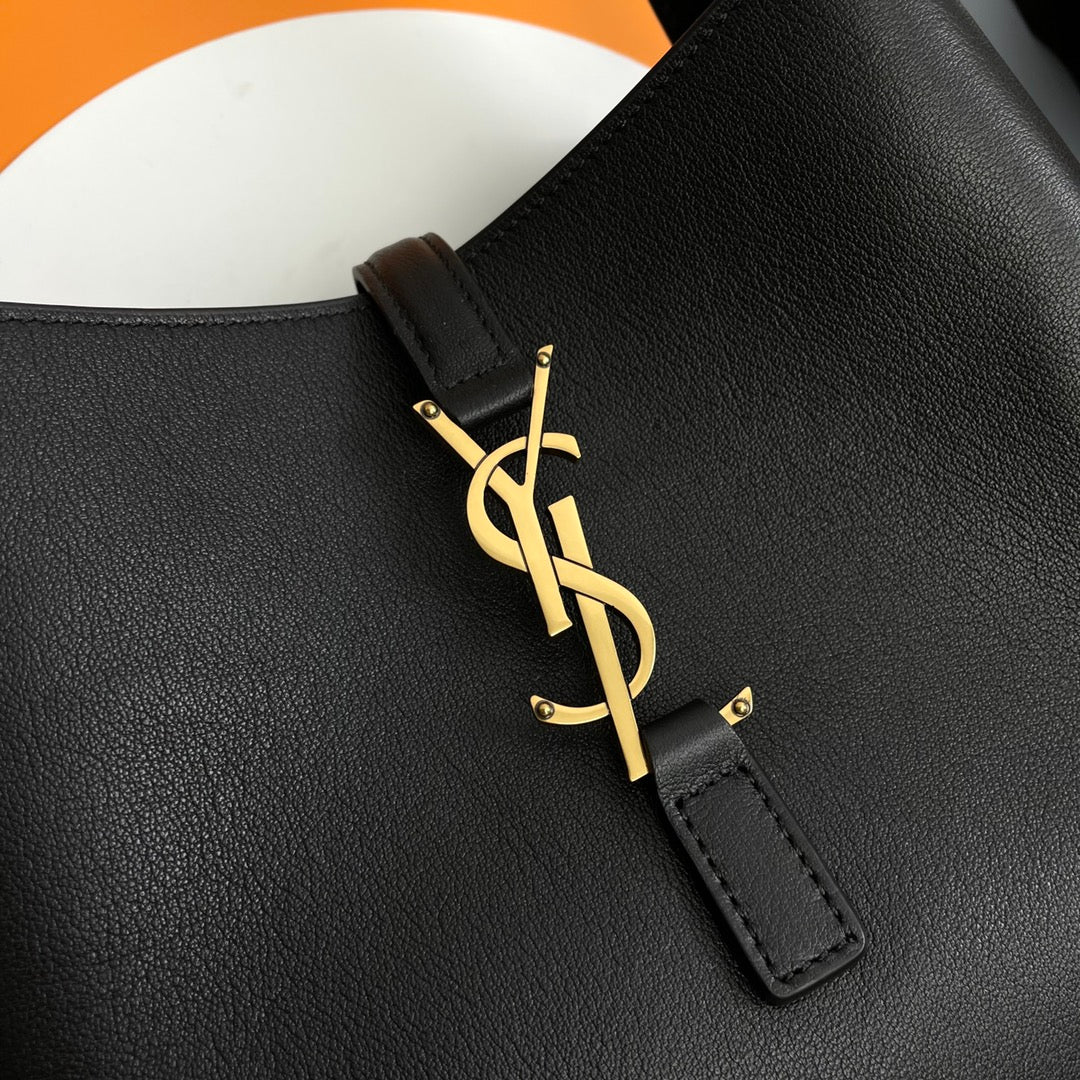 le 5a7 small 23cm black calfskin mysite