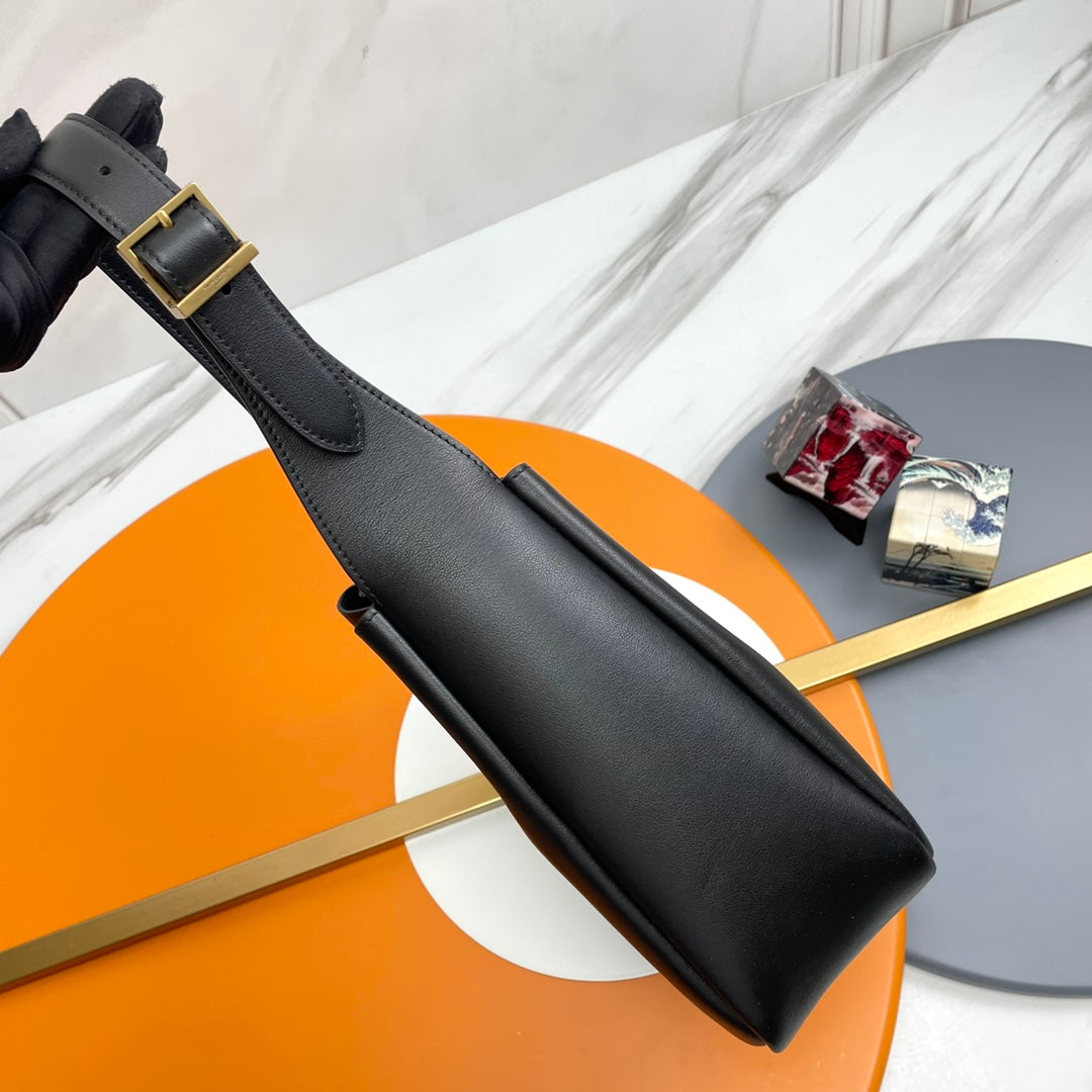 le 5a7 small 23cm black calfskin mysite