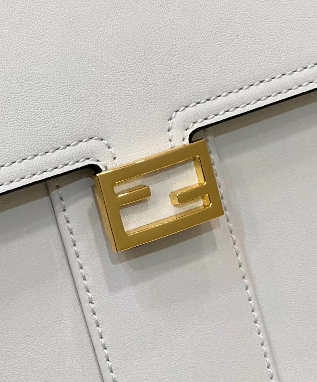 FENDI PEEKABOO 33 BAG IN WHITE CALFSKIN WITH STRAP GOLD HARDWARE mysite