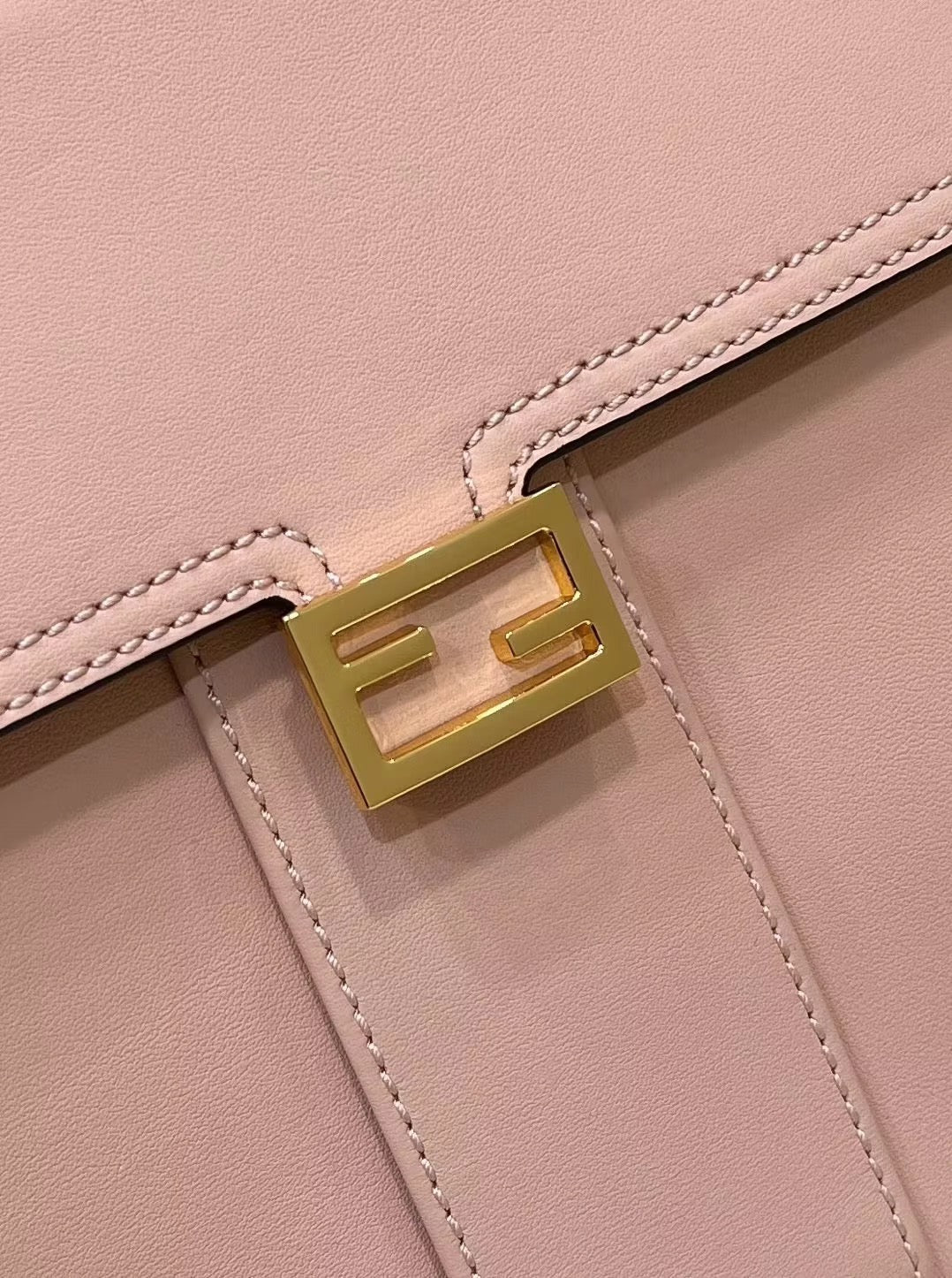 FENDI PEEKABOO 33 BAG IN LIGHT PINK CALFSKIN WITH STRAP GOLD HARDWARE mysite