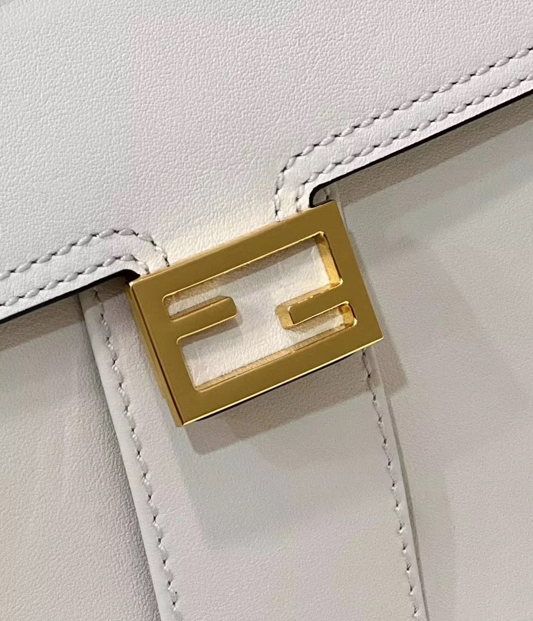 FENDI PEEKABOO MINI 23 BAG IN WHITE CALFSKIN WITH GOLD HARDWARE mysite