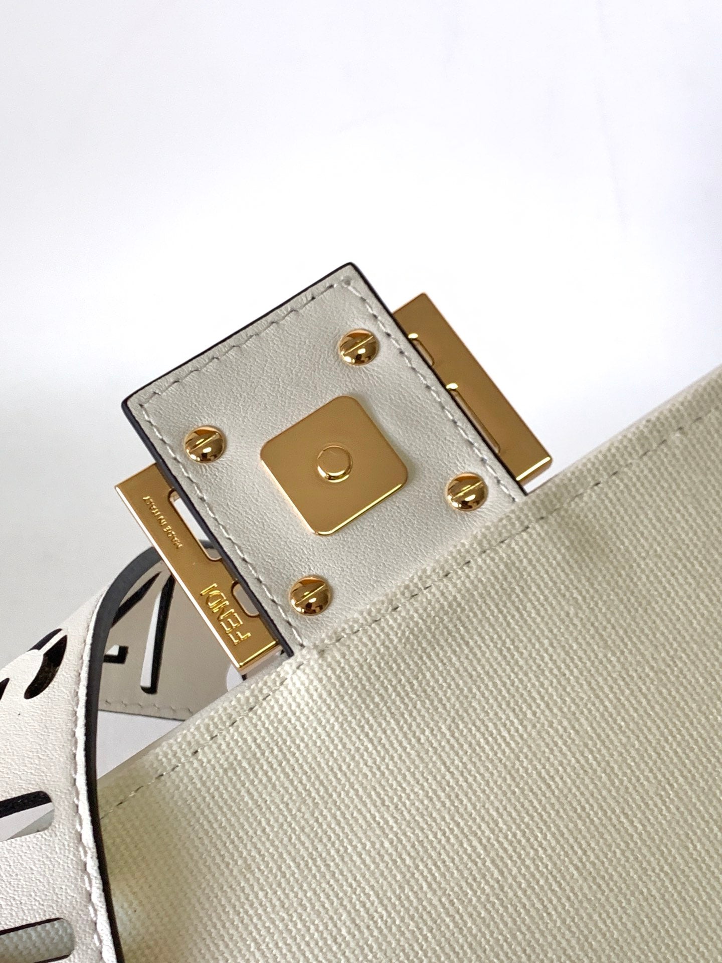 Fend Baguette White Canvas Bag 27 with FF Embroidery Ghw mysite