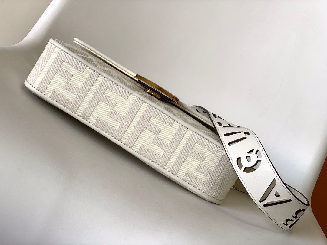 Fend Baguette White Canvas Bag 27 with FF Embroidery Ghw mysite