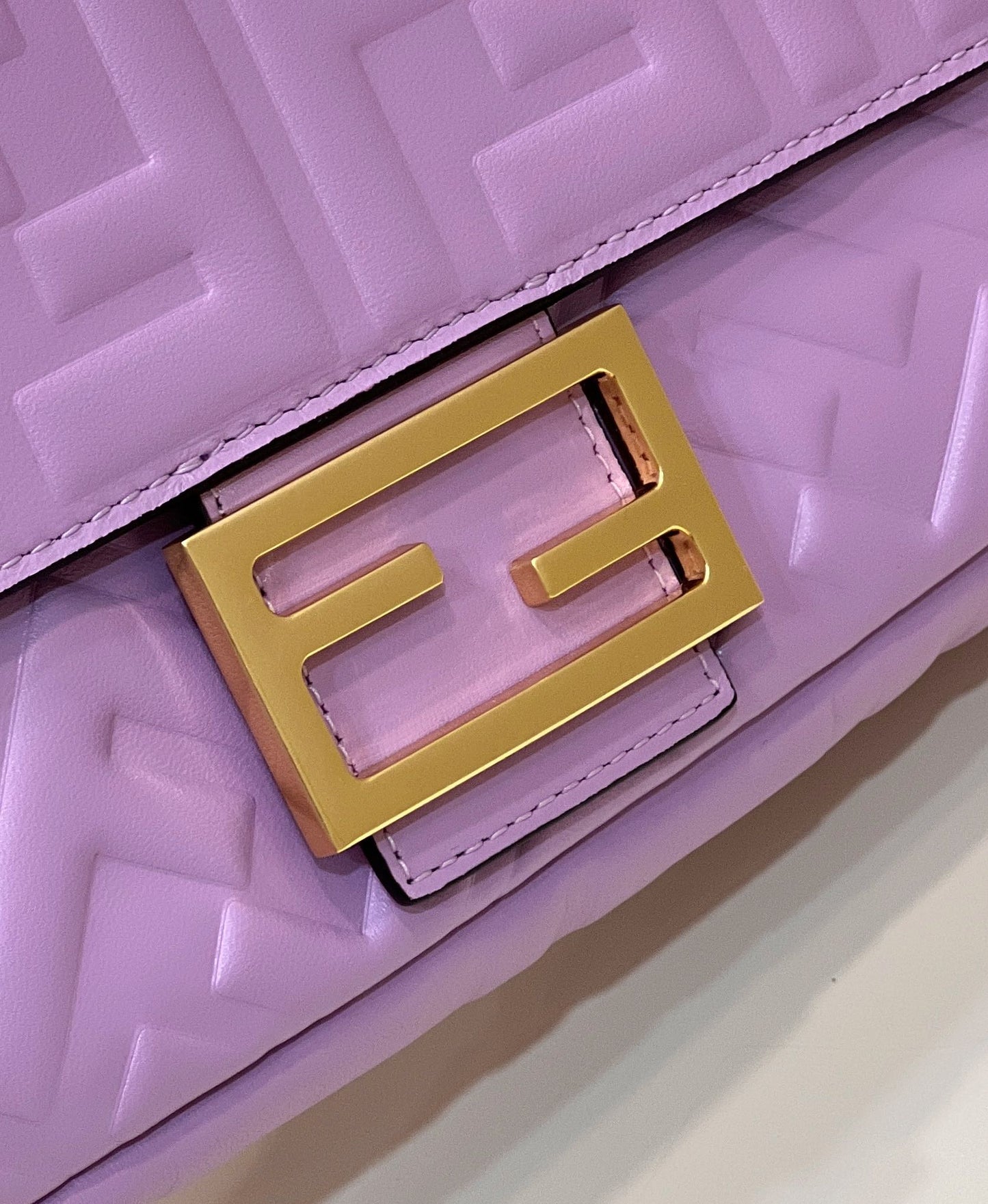 BAGUETTE WITH FF MOTIF 27 IN MAUVE PURPLE SOFT LAMBSKIN GOLD HARDWARE mysite