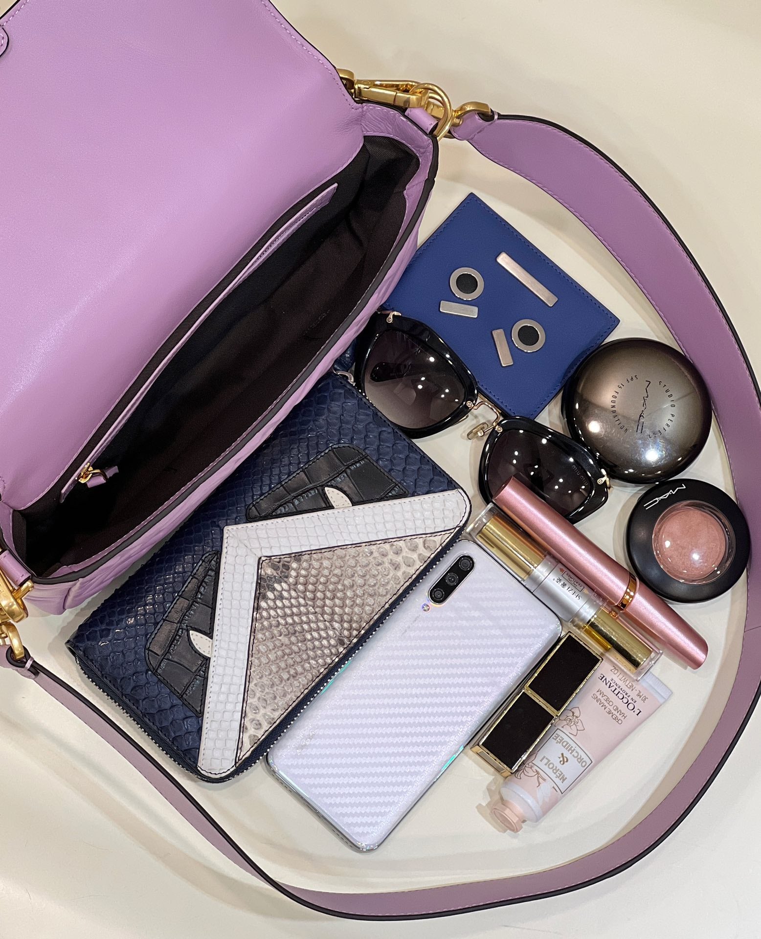 Baguette 27cm Violet Lambskin Gold Hardware mysite