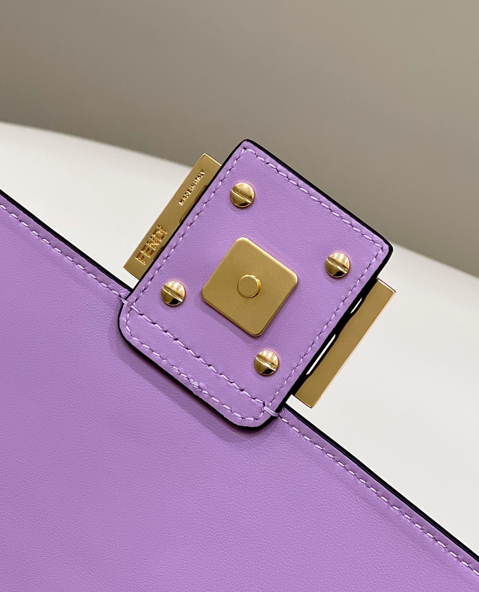 BAGUETTE WITH FF MOTIF 27 IN MAUVE PURPLE SOFT LAMBSKIN GOLD HARDWARE mysite