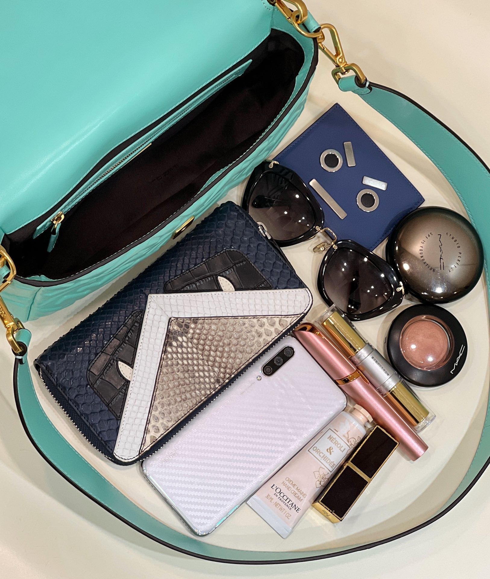 Baguette 27cm Tiffany Blue Lambskin Gold Hardware mysite