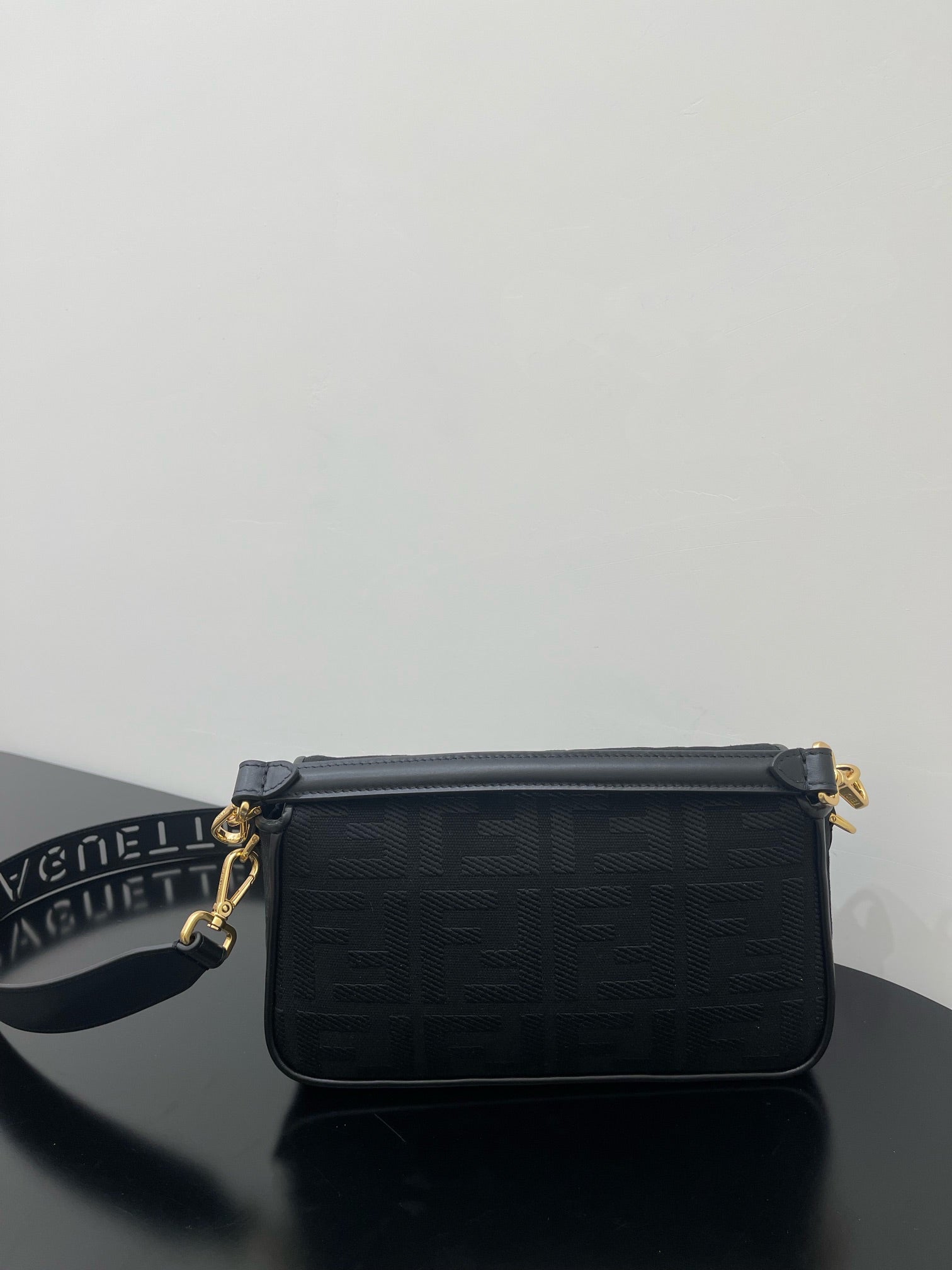 FENDI 26 BAGUETTE BLACK NAPPA LEATHER BAG WITH GOLD HARDWARE mysite
