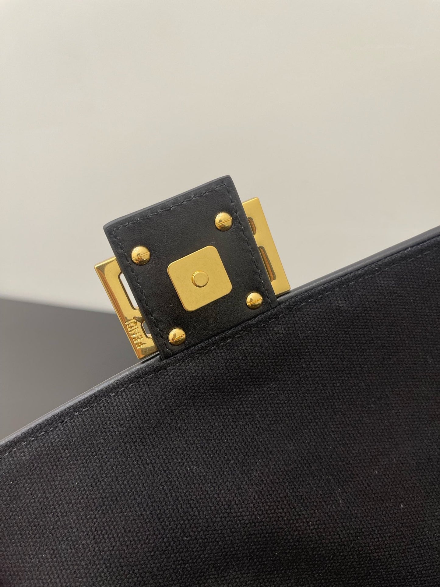 FENDI 26 BAGUETTE BLACK NAPPA LEATHER BAG WITH GOLD HARDWARE mysite