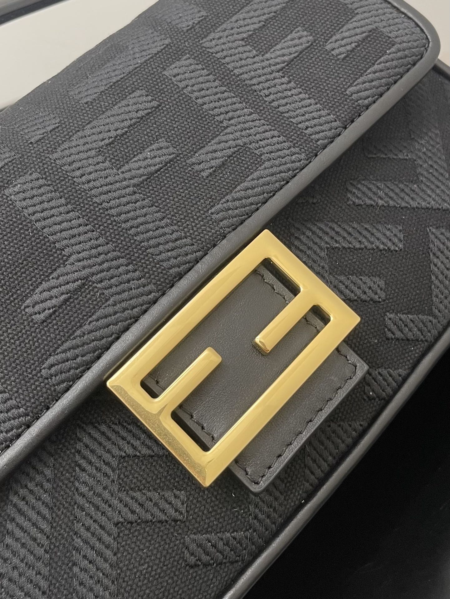 FENDI 26 BAGUETTE BLACK NAPPA LEATHER BAG WITH GOLD HARDWARE mysite