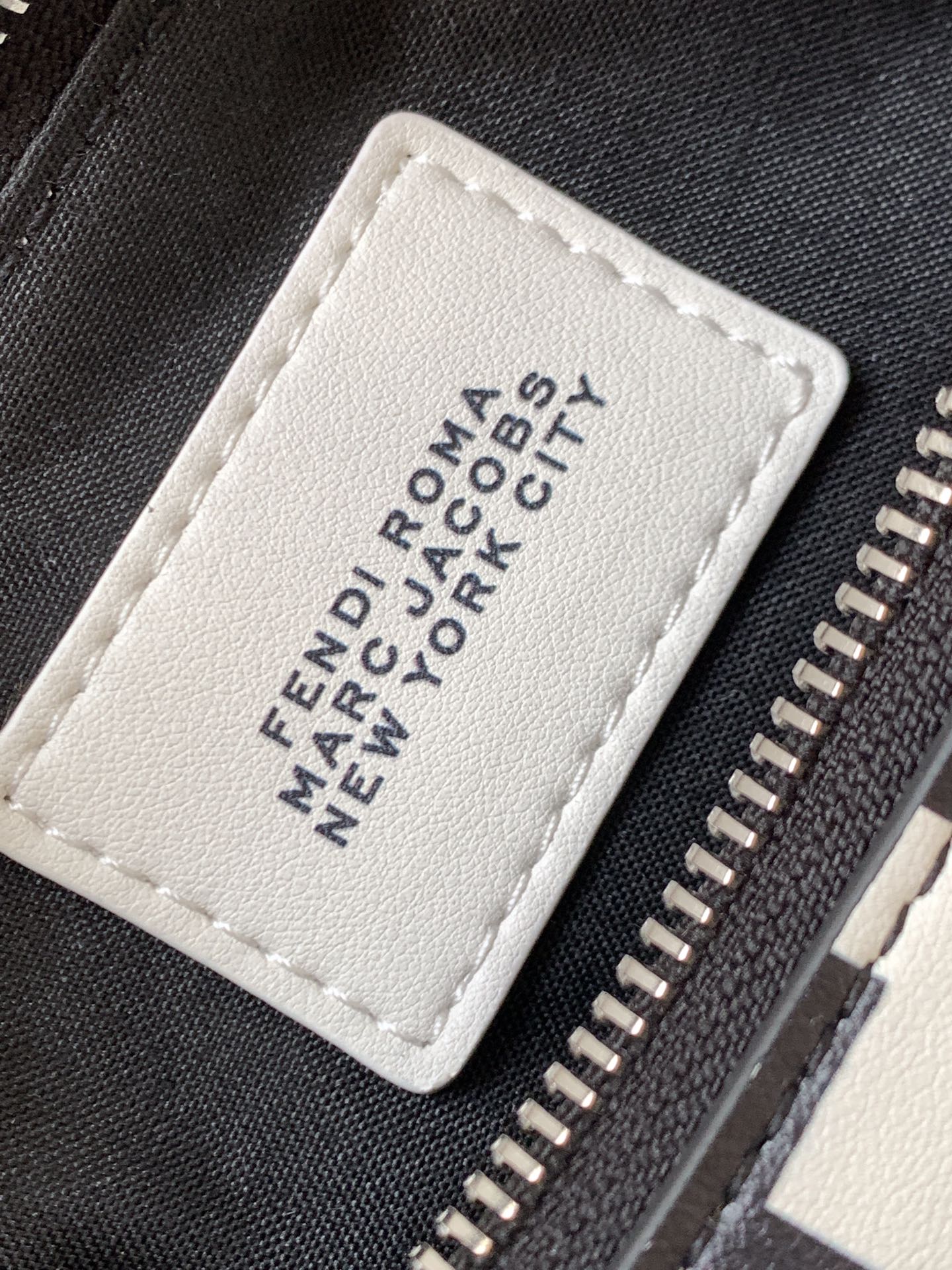 FENDIGRAPHY SMALL 29 IN WHITE MIX BLACK SMOOTH CALFSKIN SILVER HARDWARE mysite