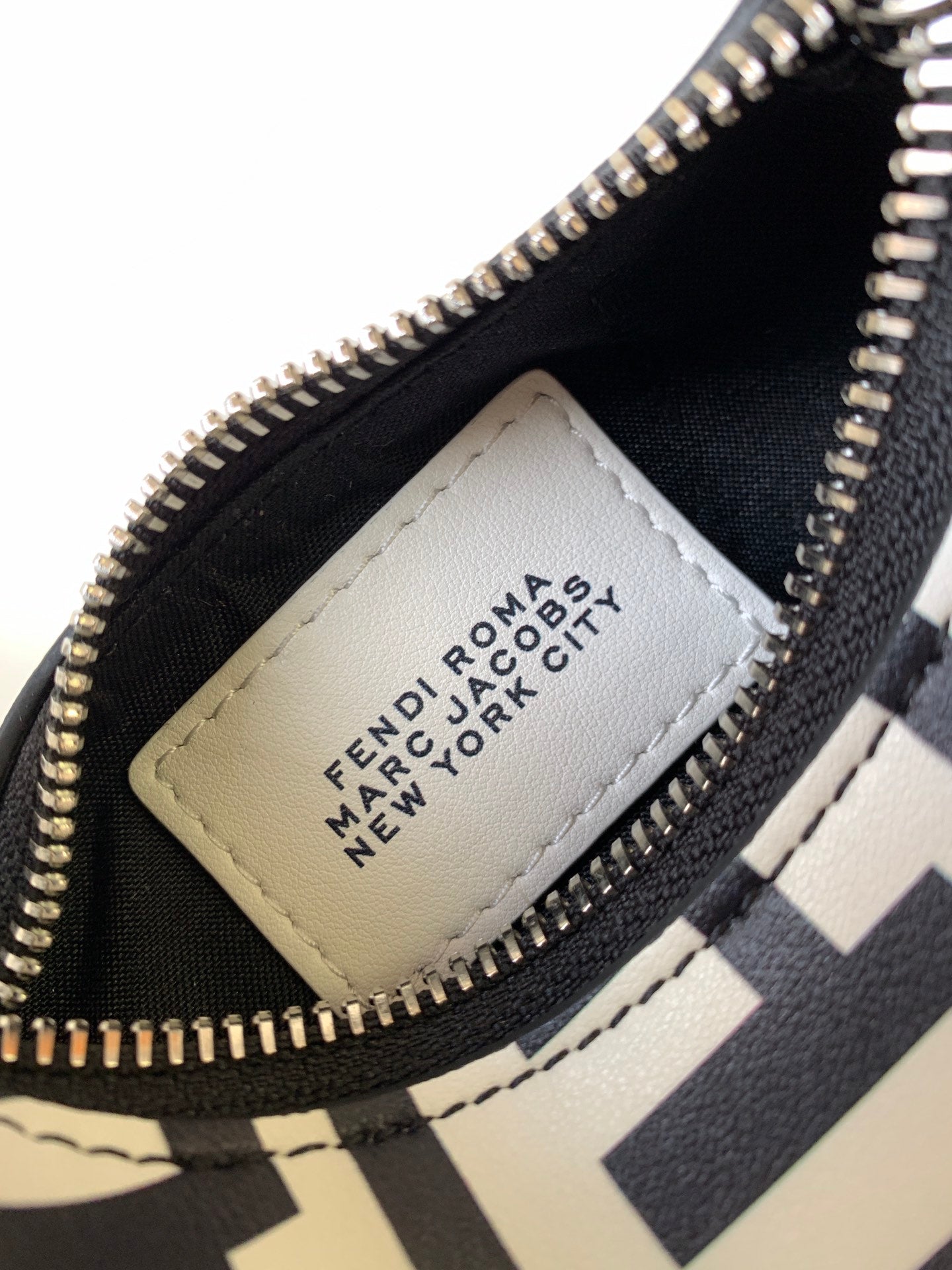 FENDIGRAPHY MINI 16 IN WHITE MIX BLACK SMOOTH CALFSKIN SILVER HARDWARE mysite