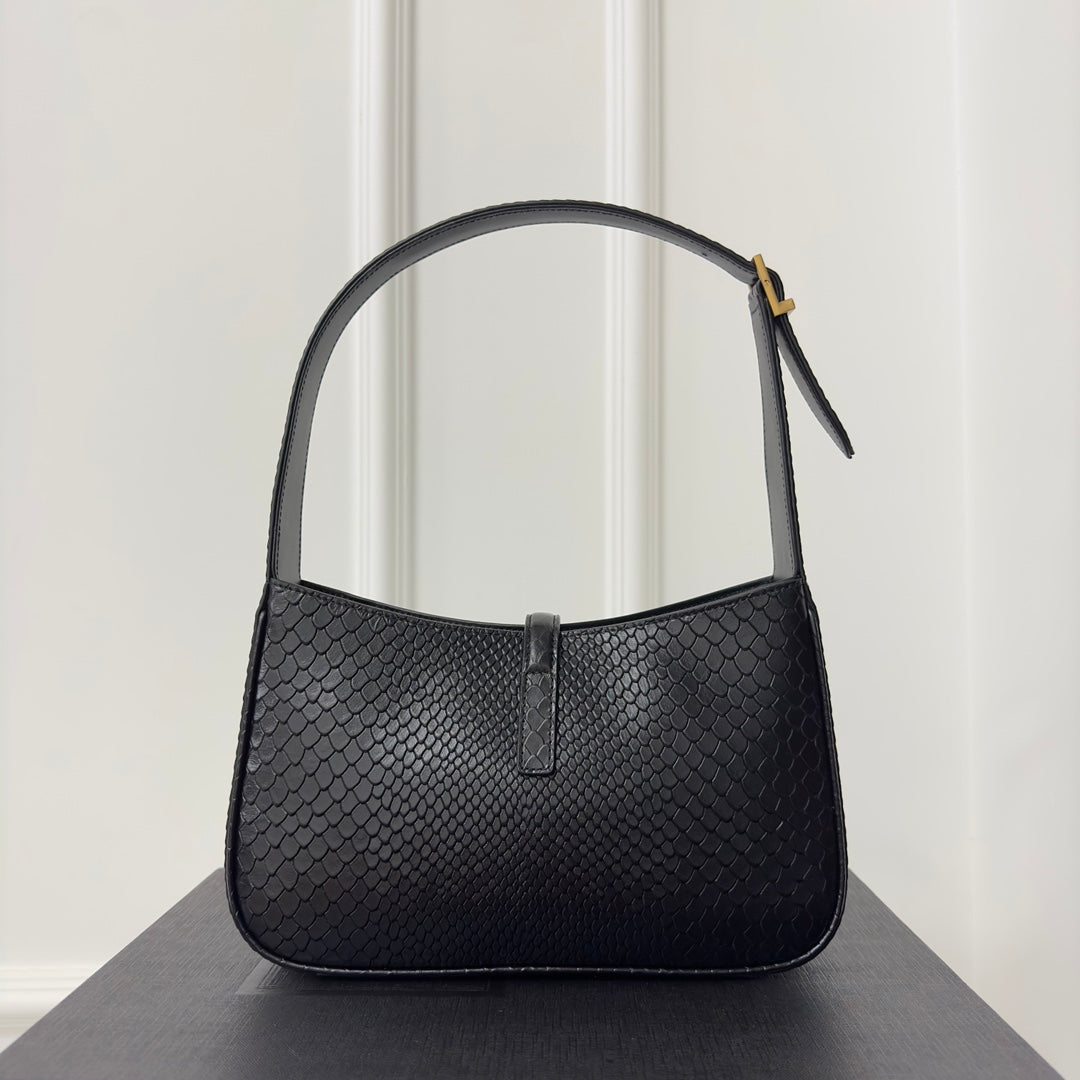 Le 5 a 7 24 Snake Black Lambskin Ghw mysite