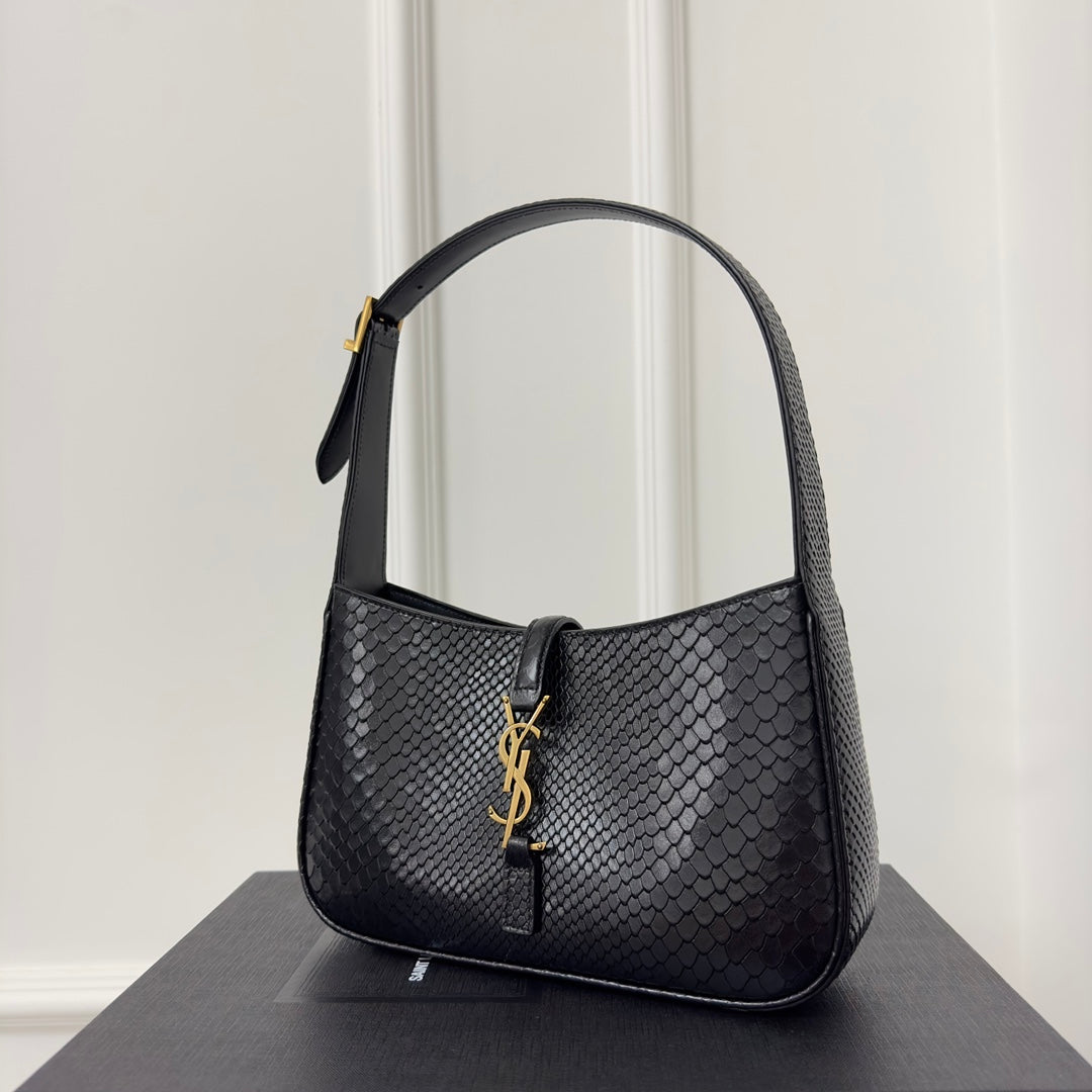 Le 5 a 7 24 Snake Black Lambskin Ghw mysite