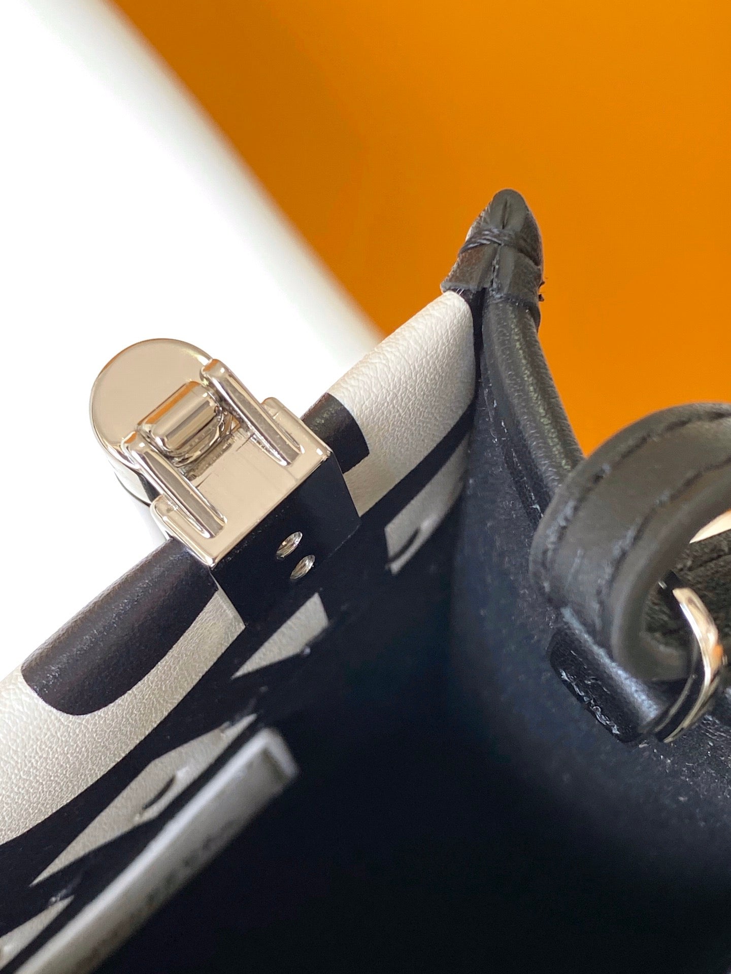 MINI SUNSHINE SHOPPER BAG 18 IN WHITE MIX BLACK SMOOTH CALFSKIN mysite