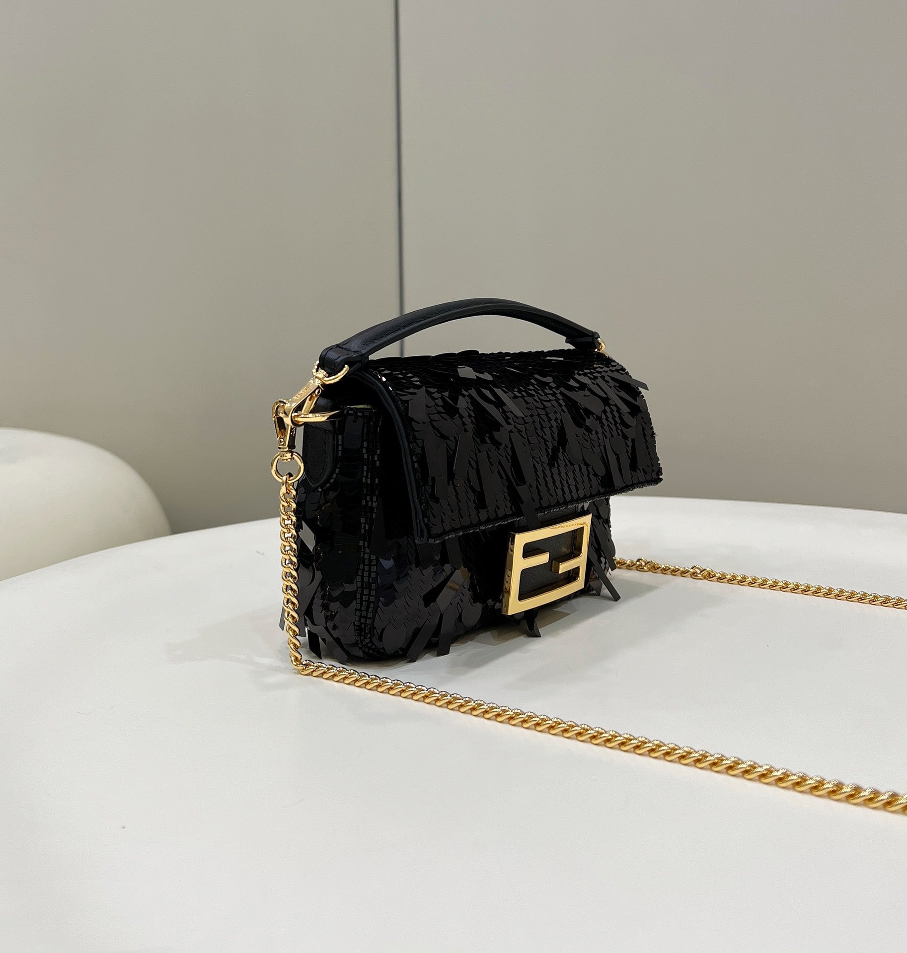 BAGUETTE MINI 19 IN BLACK SEQUINS GOLD HARDWARE mysite
