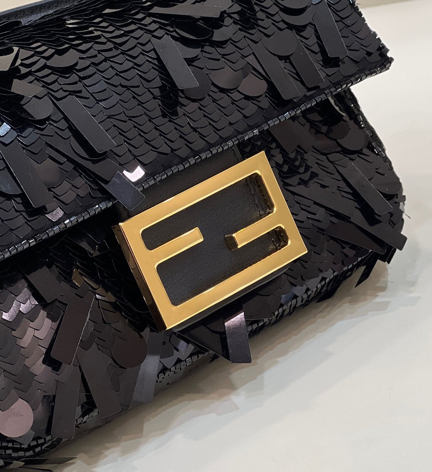 BAGUETTE MINI 19 IN BLACK SEQUINS GOLD HARDWARE mysite