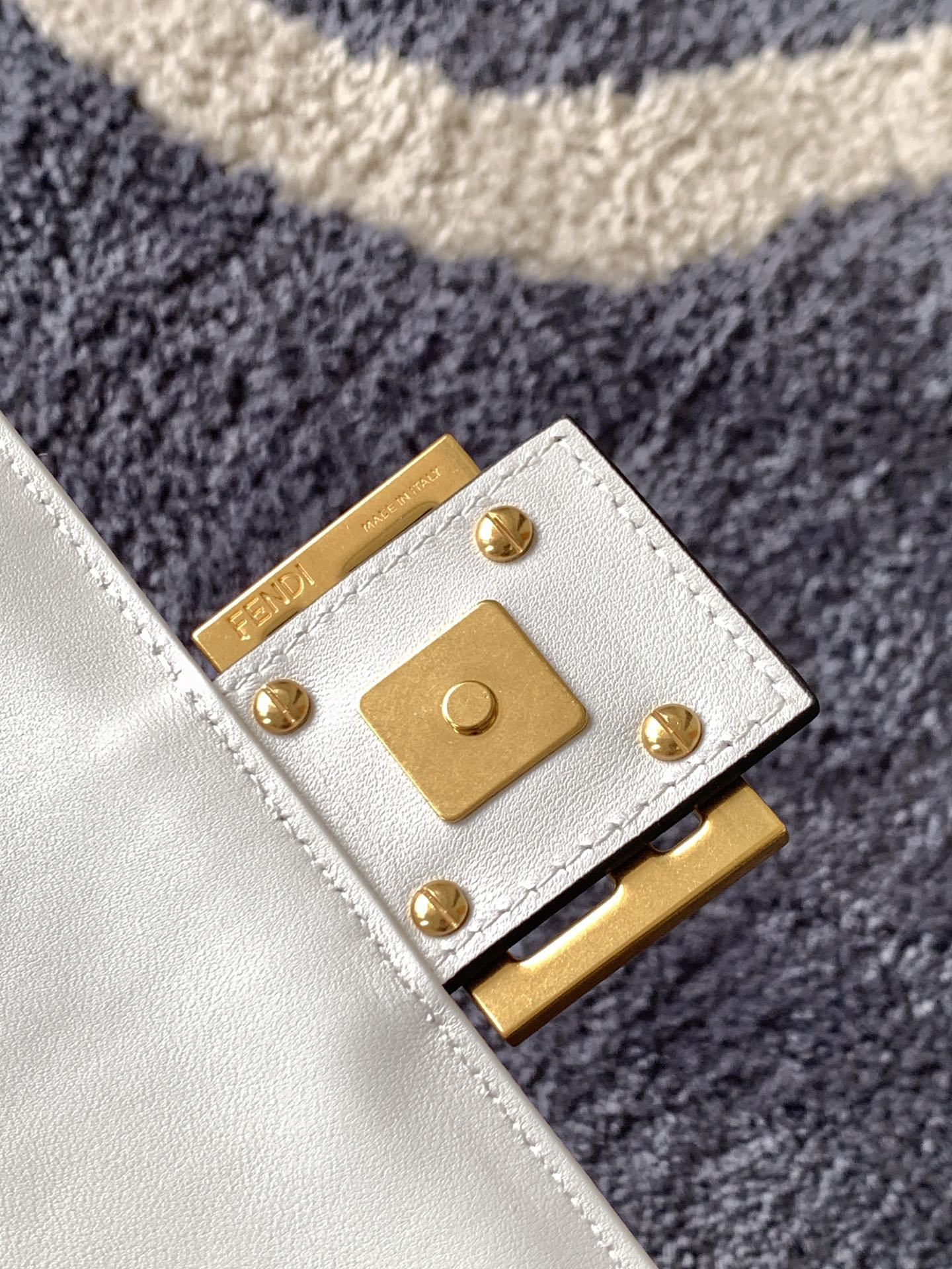 Fend Baguette 27 Bag With FF Motif White Leather Ghw mysite