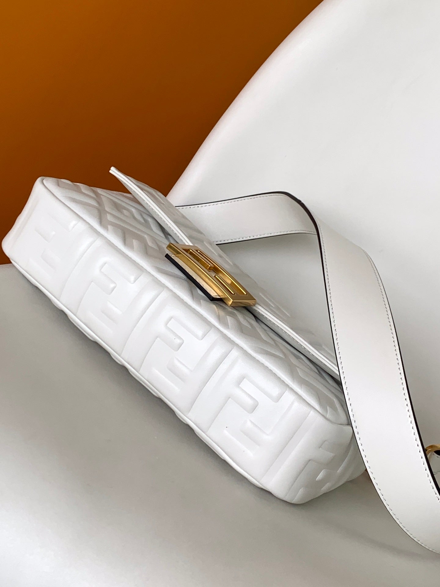 Fend Baguette 27 Bag With FF Motif White Leather Ghw mysite