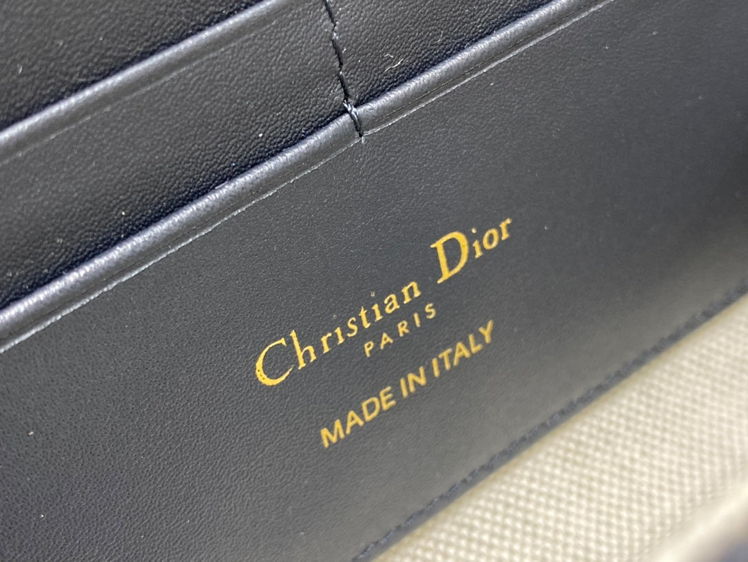 cd bobby east west pouch 22cm blue oblique with chain mysite