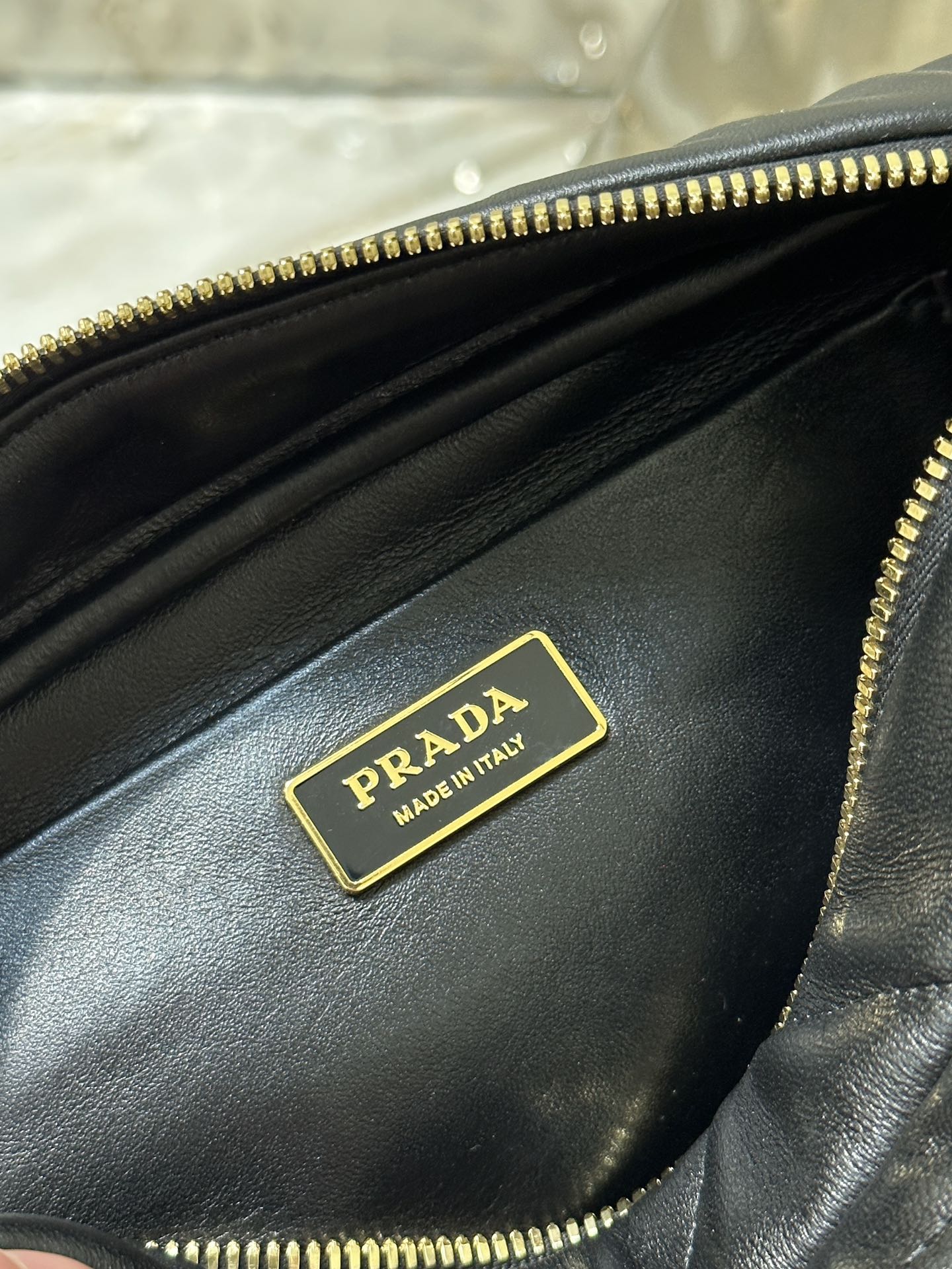 CAMERA BAG 22 IN BLACK TRIANGLE PATTERN QUILTED LAMBSKIN GOLD HARDWARE mysite