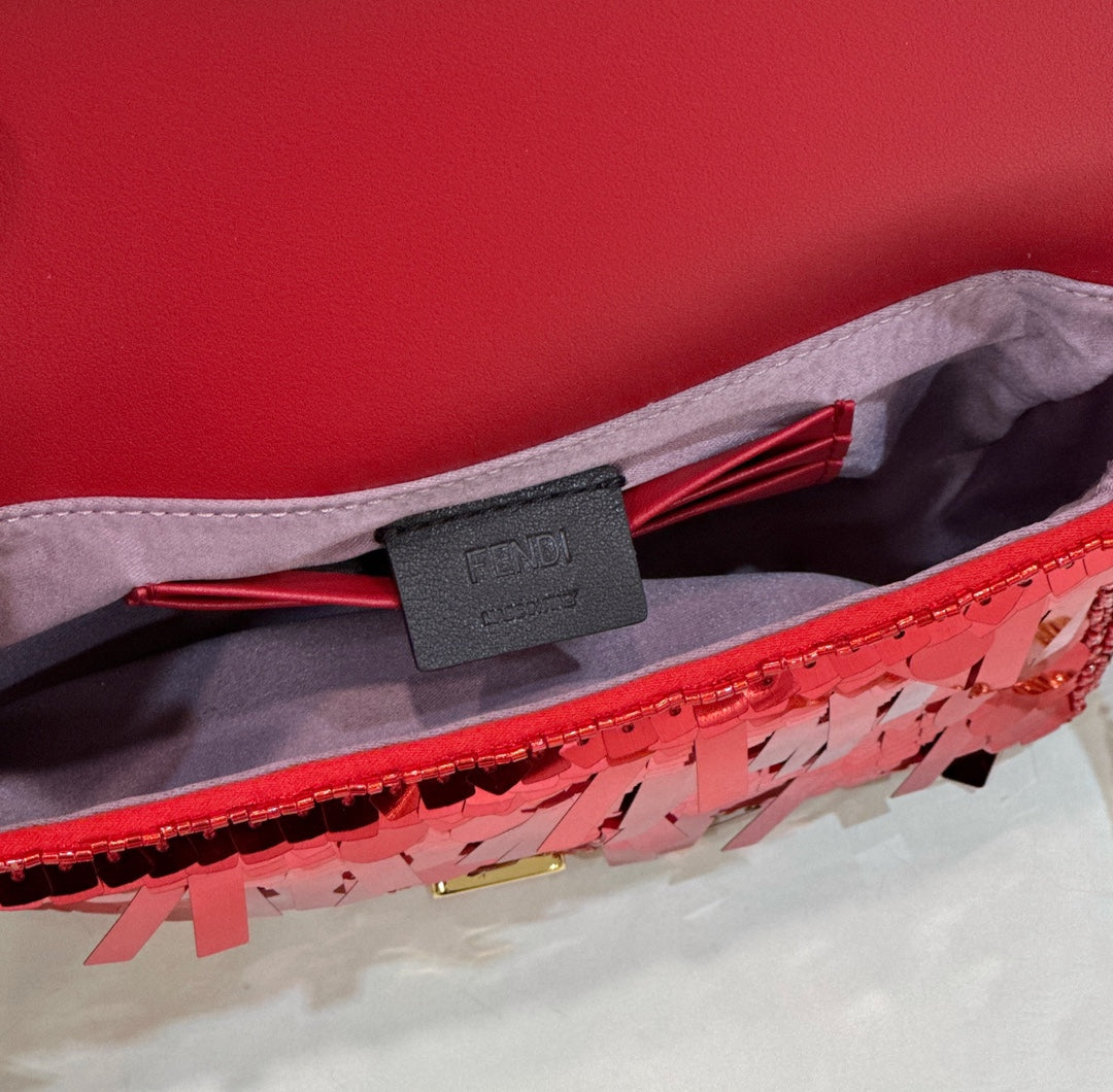 BAGUETTE MINI 19 IN RED SEQUINS GOLD HARDWARE mysite