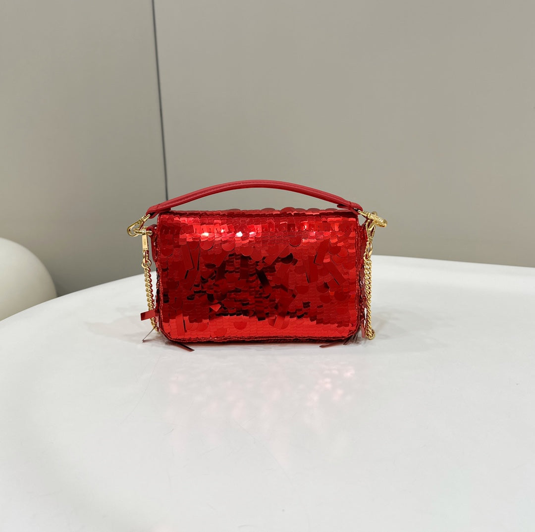 BAGUETTE MINI 19 IN RED SEQUINS GOLD HARDWARE mysite