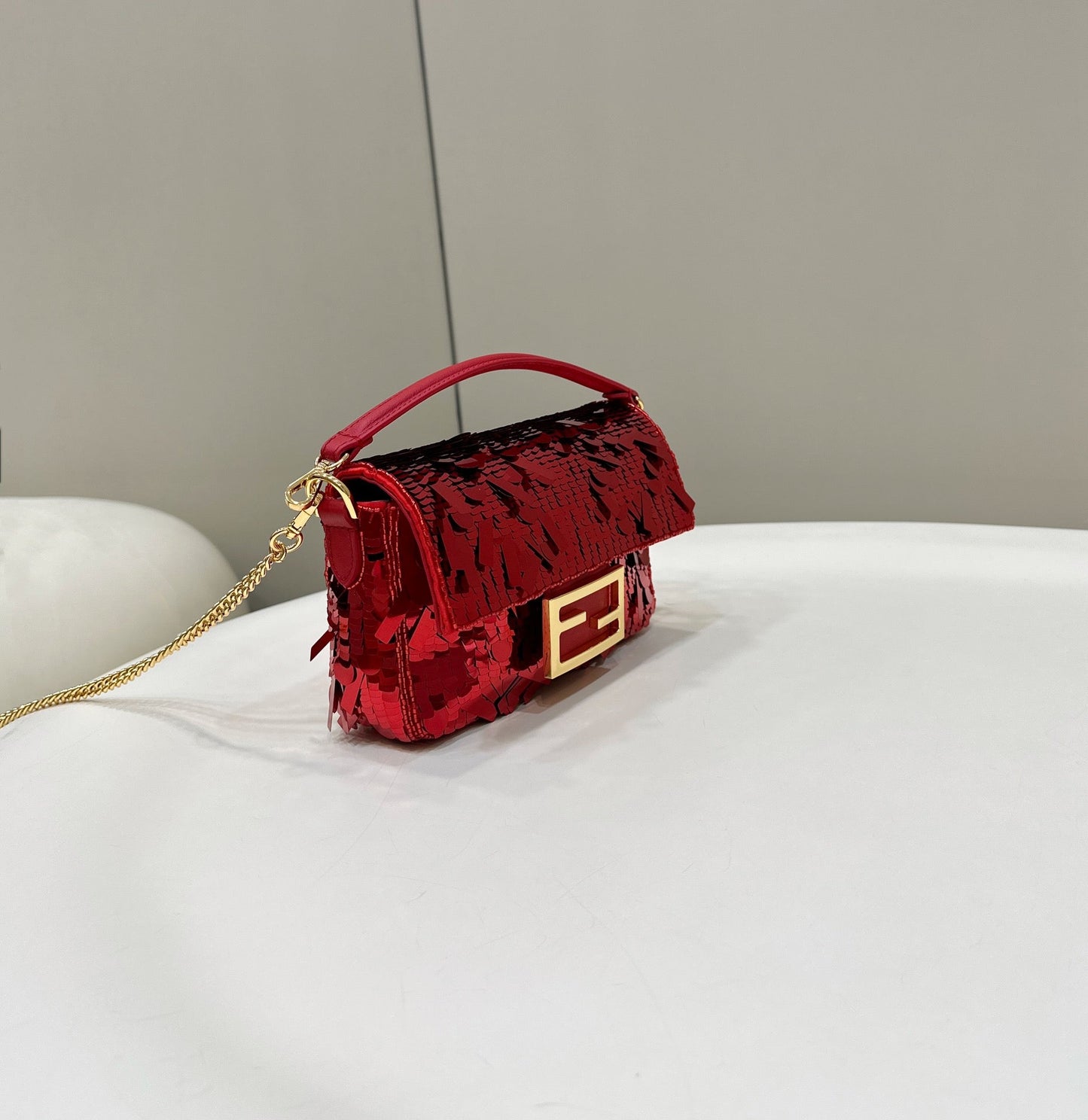 BAGUETTE MINI 19 IN RED SEQUINS GOLD HARDWARE mysite