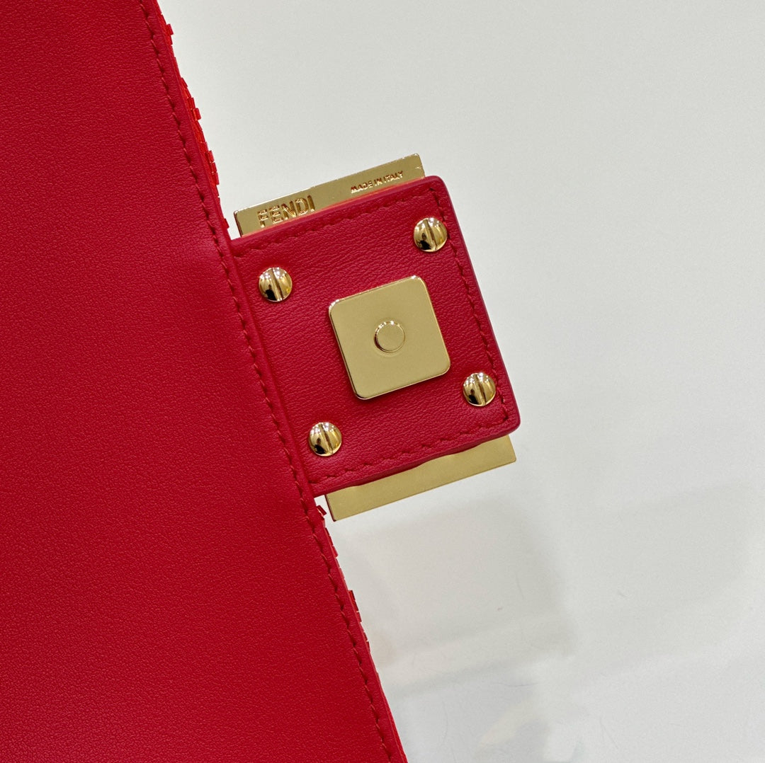 BAGUETTE MINI 19 IN RED SEQUINS GOLD HARDWARE mysite
