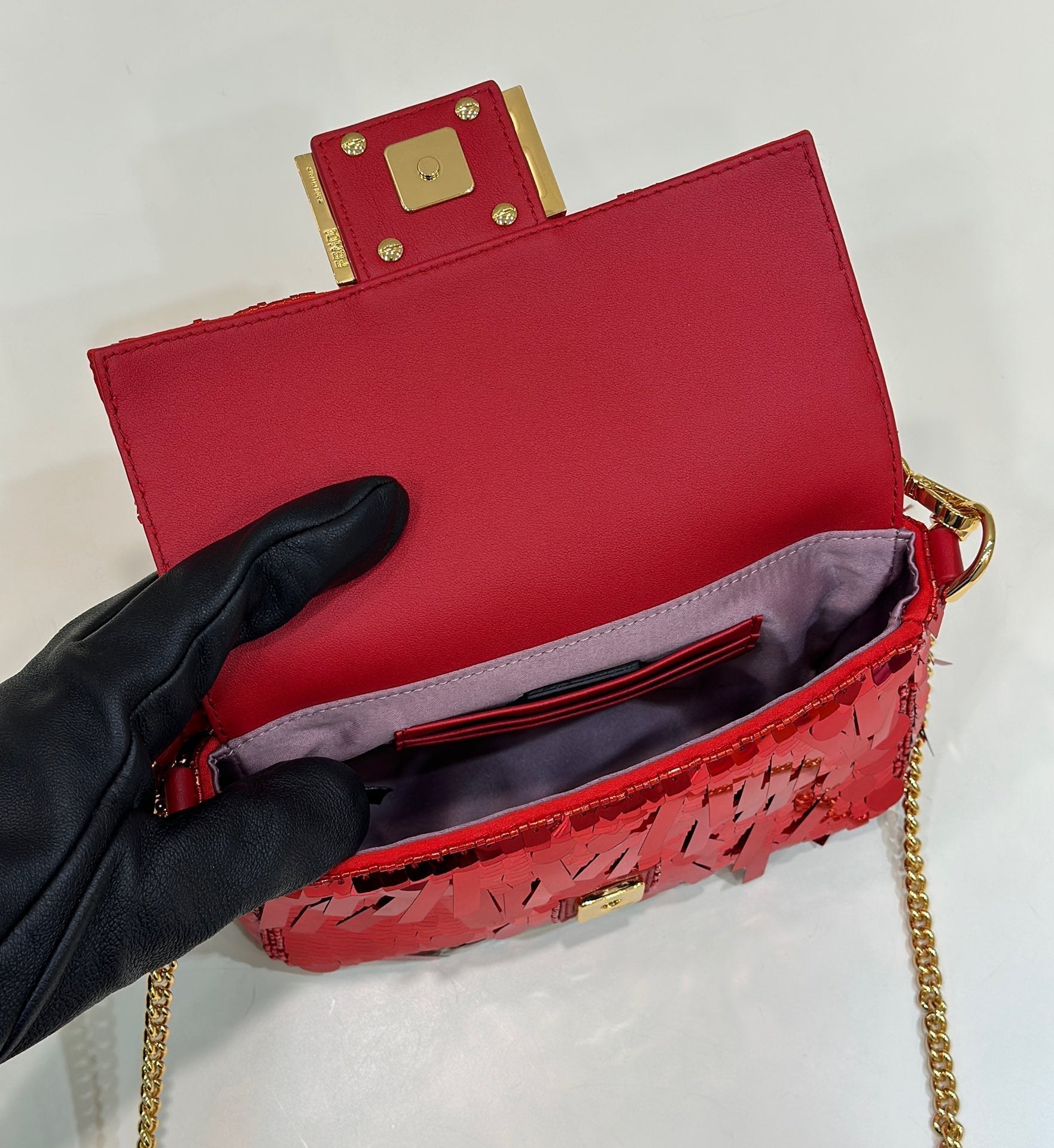 BAGUETTE MINI 19 IN RED SEQUINS GOLD HARDWARE mysite