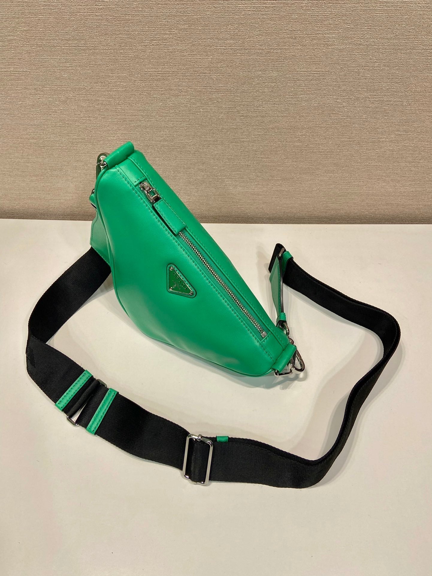 TRIANGULAR BAG 27 IN GO GREEN SMOOTH LAMBSKIN mysite