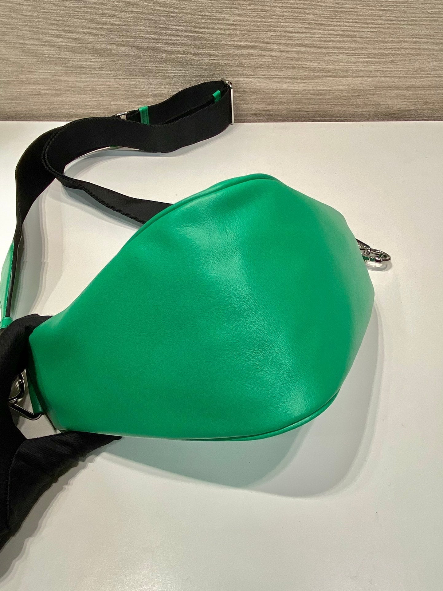 TRIANGULAR BAG 27 IN GO GREEN SMOOTH LAMBSKIN mysite