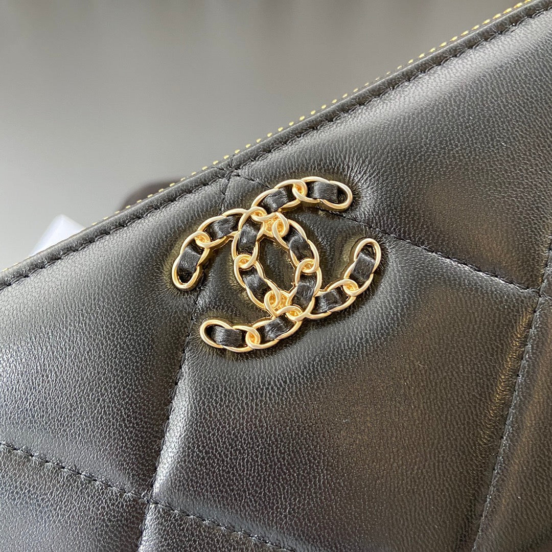 CC 19 Zipped Wallet 19cm Black Calfskin mysite