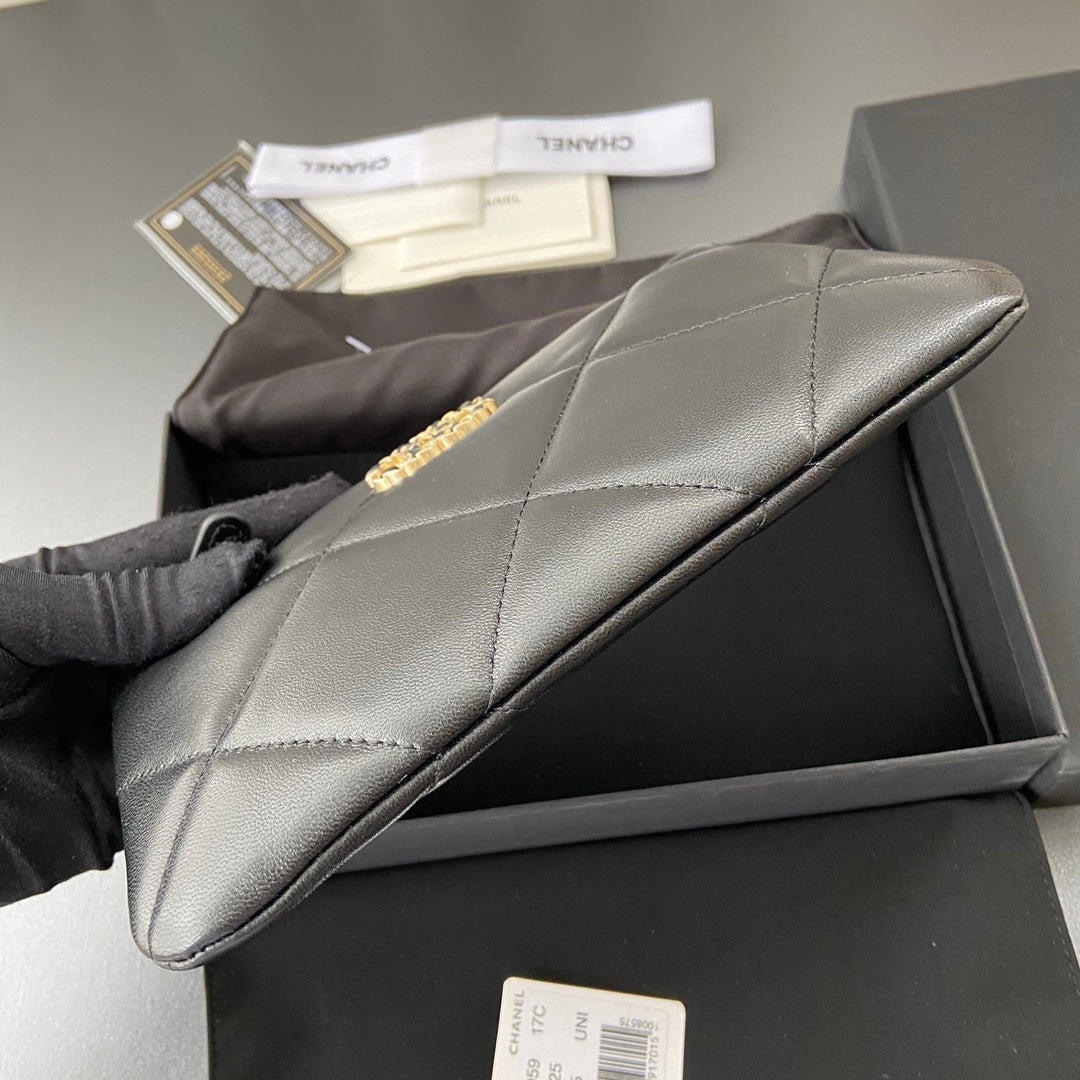 CC 19 Pouch 20cm Black Calfskin mysite