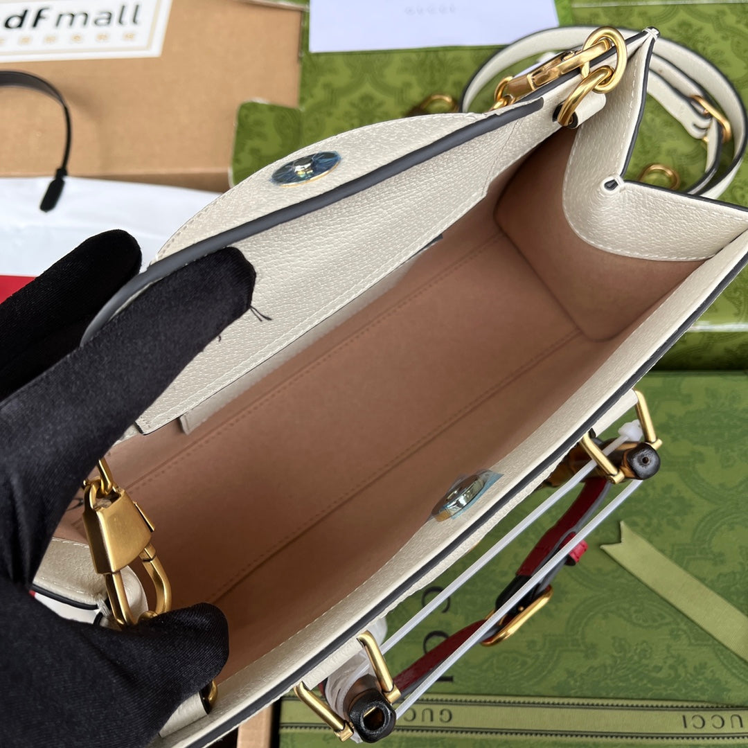 DIANA BAMBOO SHOULDER BAG 27 IN WHITE CALFSKIN GOLD HARDWARE mysite