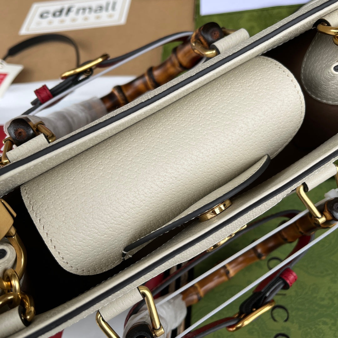 DIANA BAMBOO SHOULDER BAG 27 IN WHITE CALFSKIN GOLD HARDWARE mysite