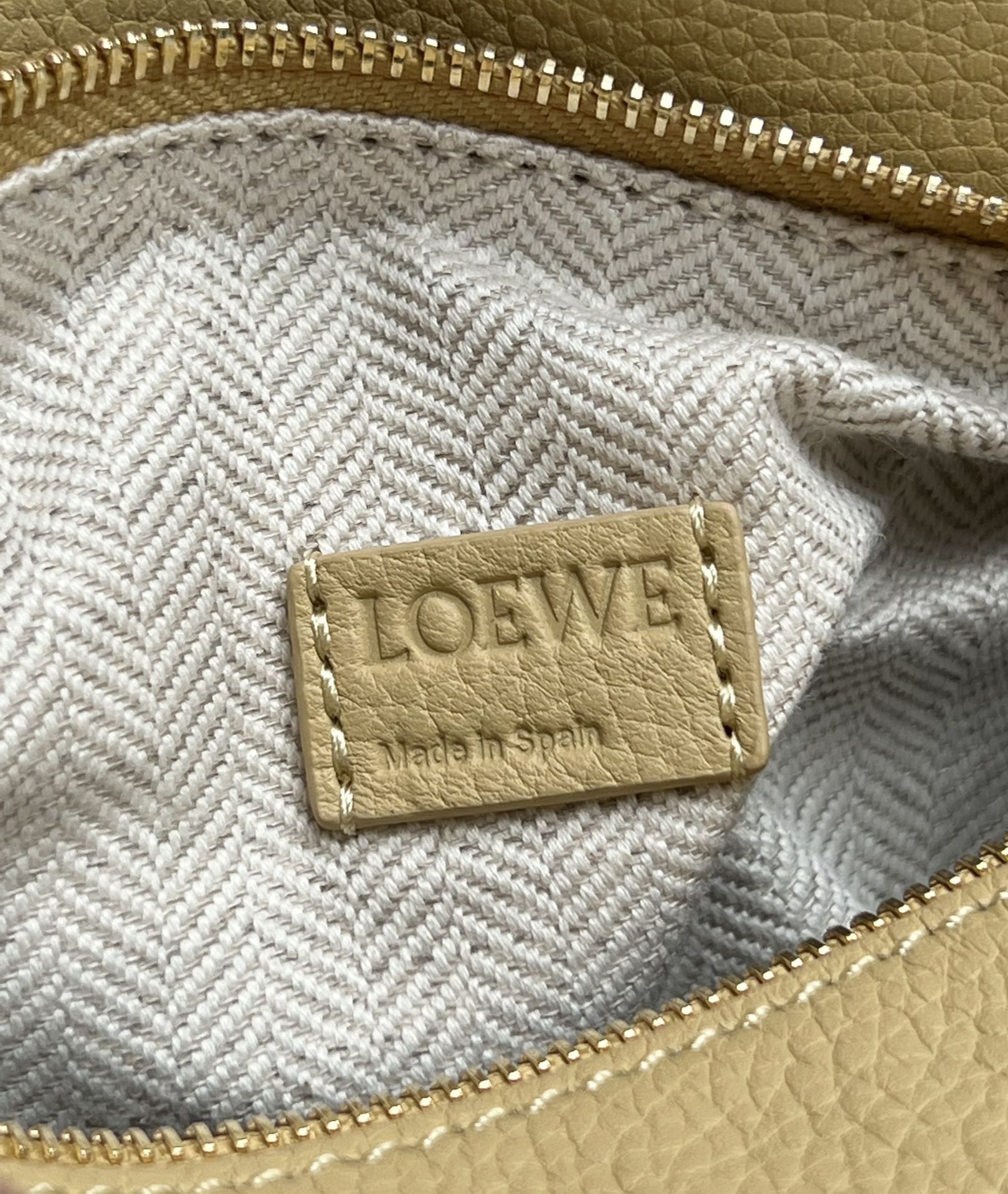 LOE MINI 18 PUZZLE BAG IN YELLOW CREAM CALFSKIN mysite