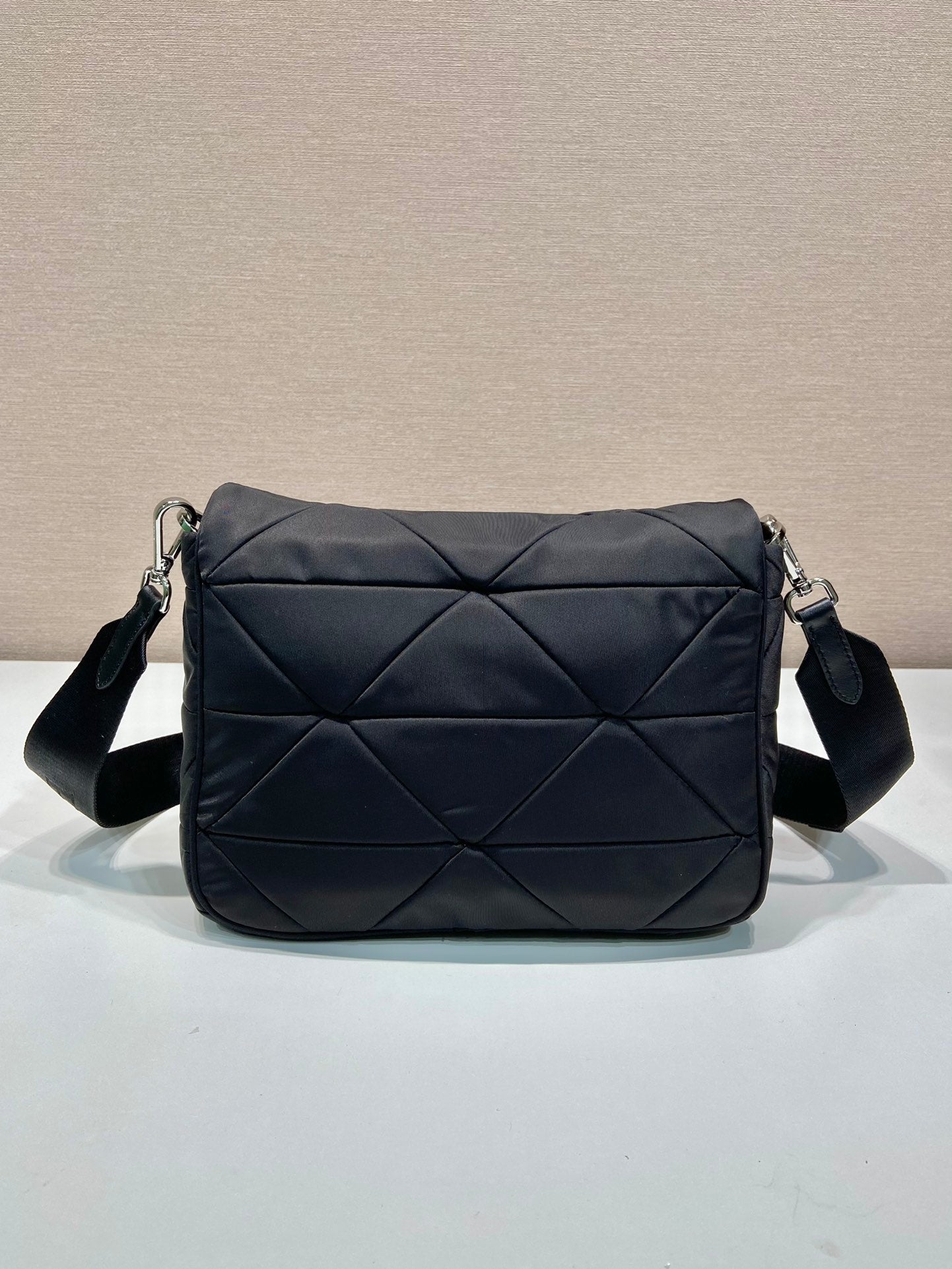 MEDIUM FLAP BAG 24 IN BLACK TRIANGULAR QUILTED PATTERN RE-NYLON mysite